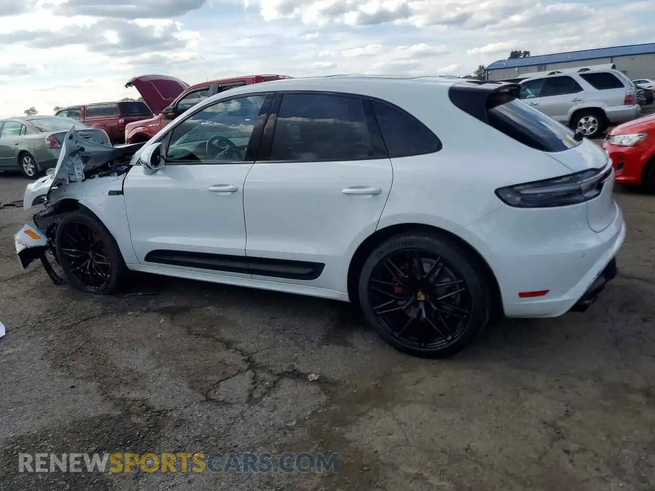 2 fotografías del automóvil dañado WP1AF2A57TLB60032 PORSCHE MACAN 2026