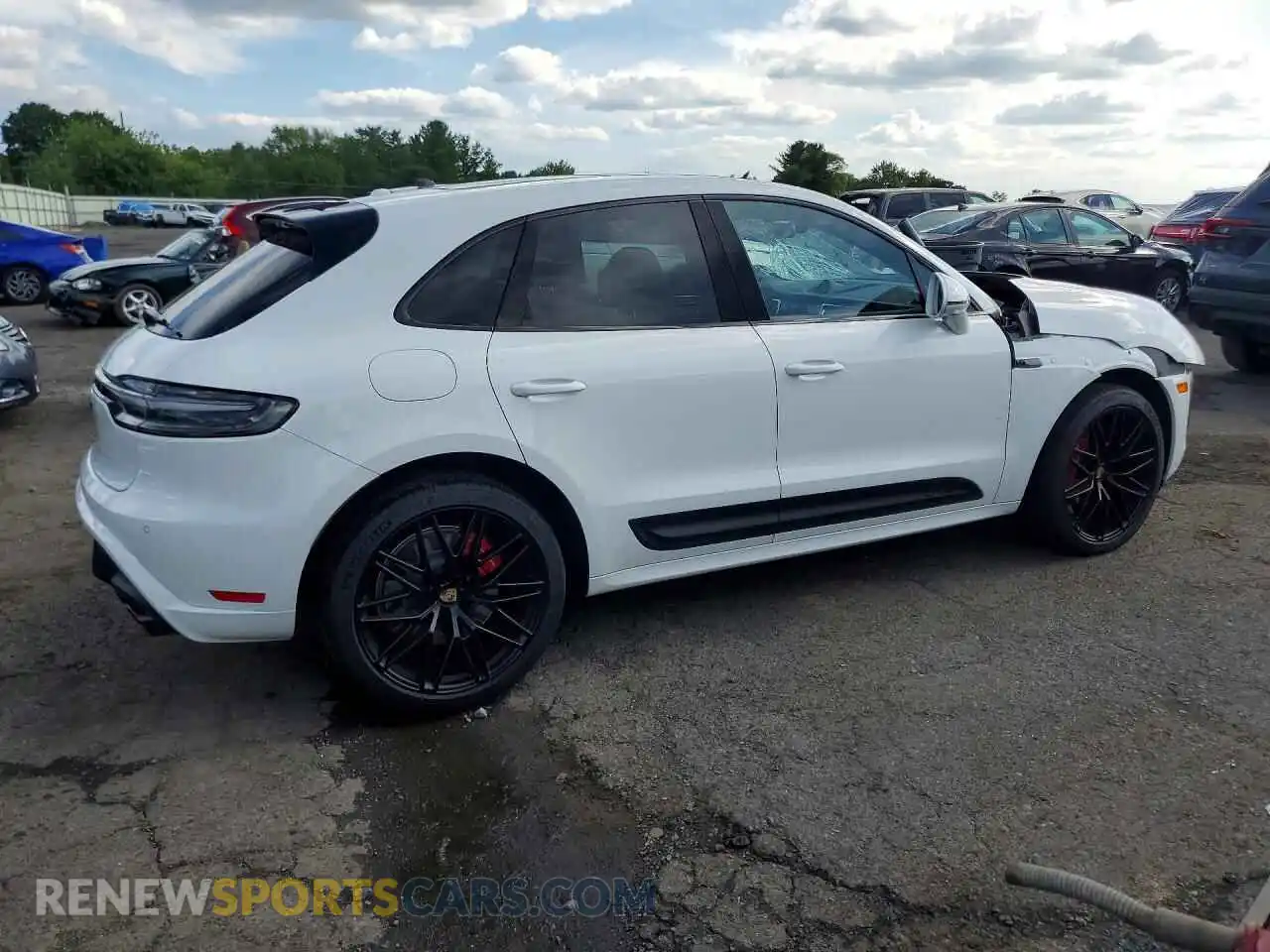 3 fotografías del automóvil dañado WP1AF2A57TLB60032 PORSCHE MACAN 2026