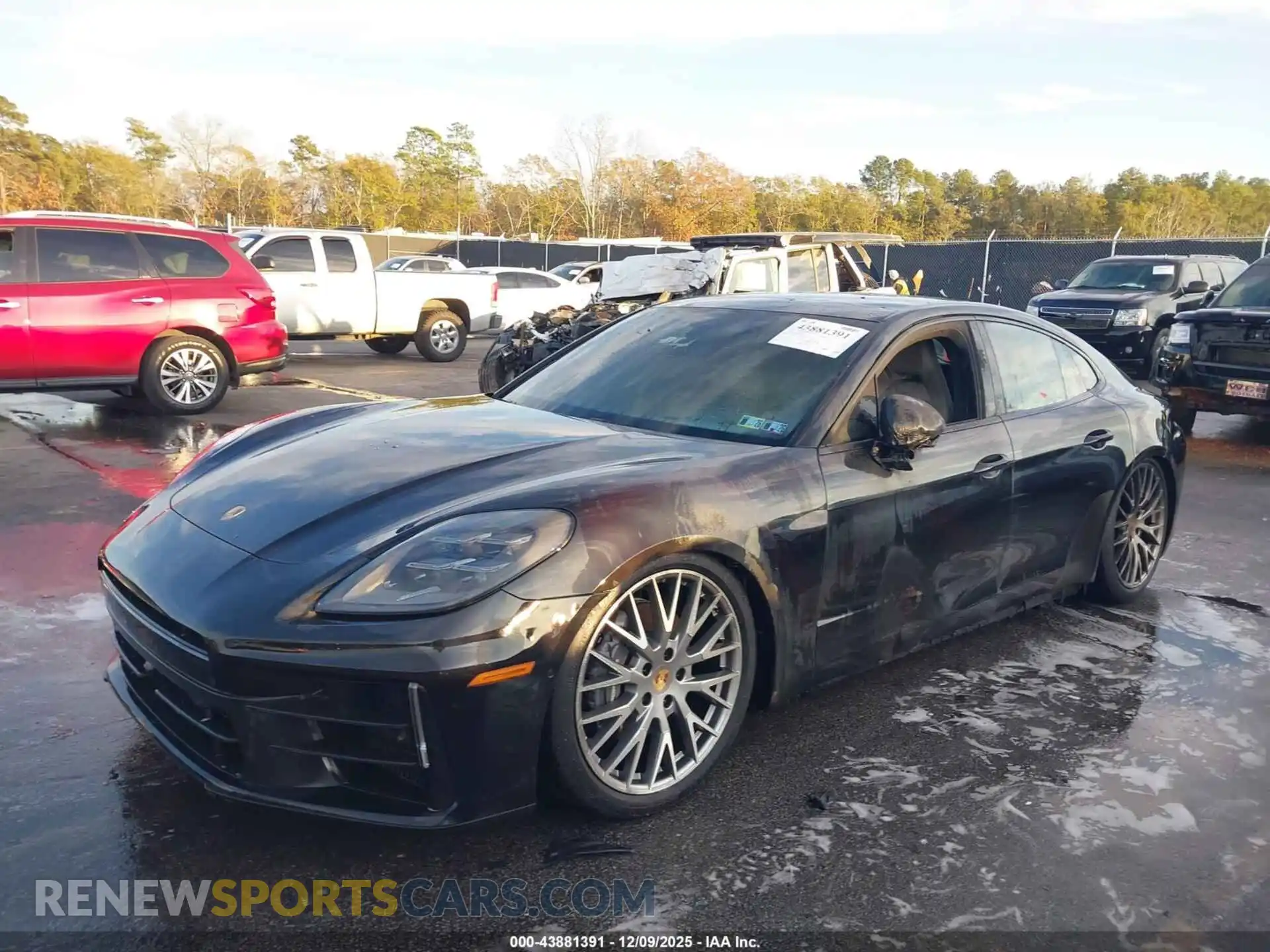 2 Photograph of a damaged car WP0AA2YA0SL007865 PORSCHE PANAMERA 2025