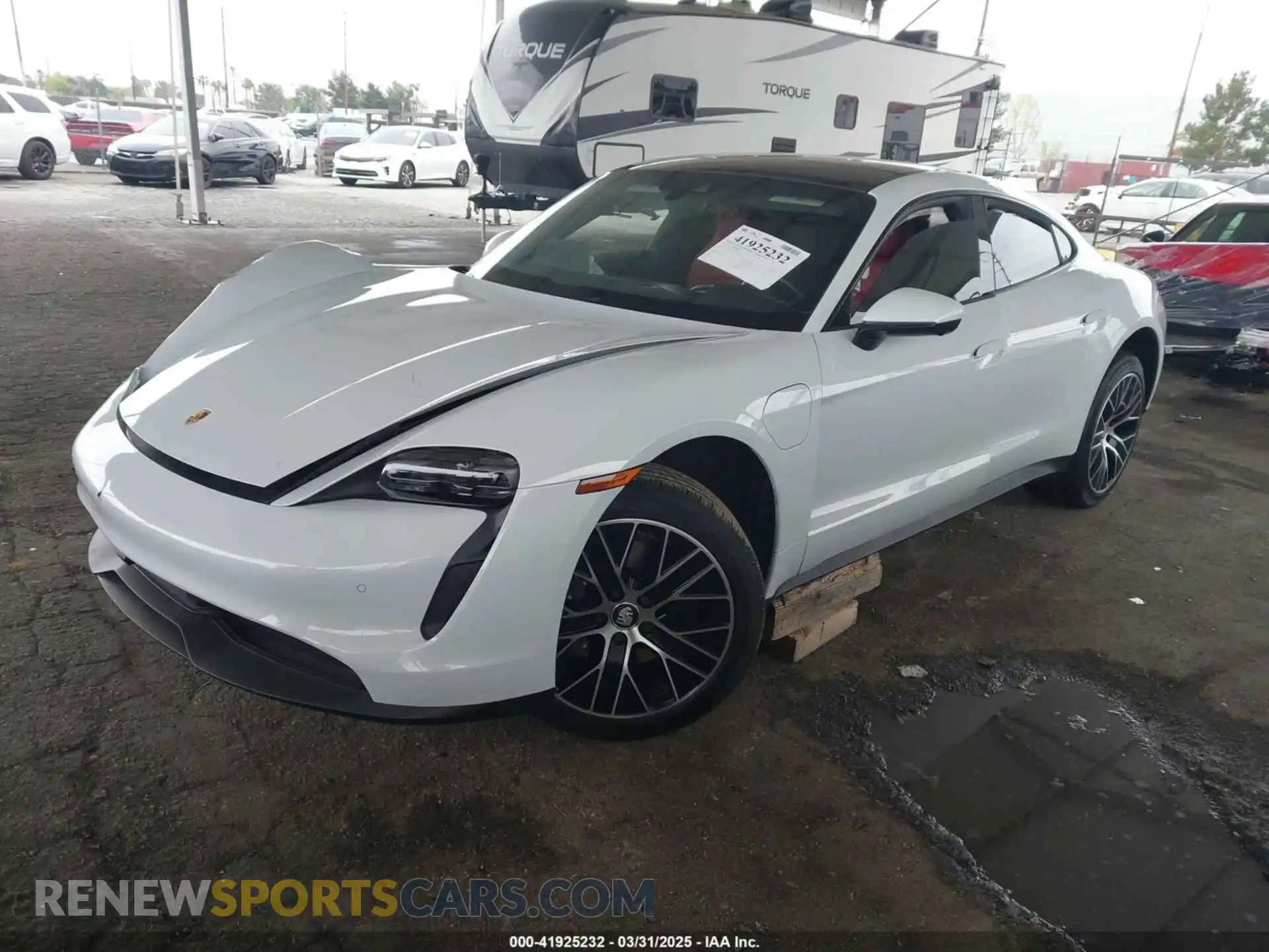 2 fotografías del automóvil dañado WP0AA2Y19MSA19122 PORSCHE TAYCAN 2021