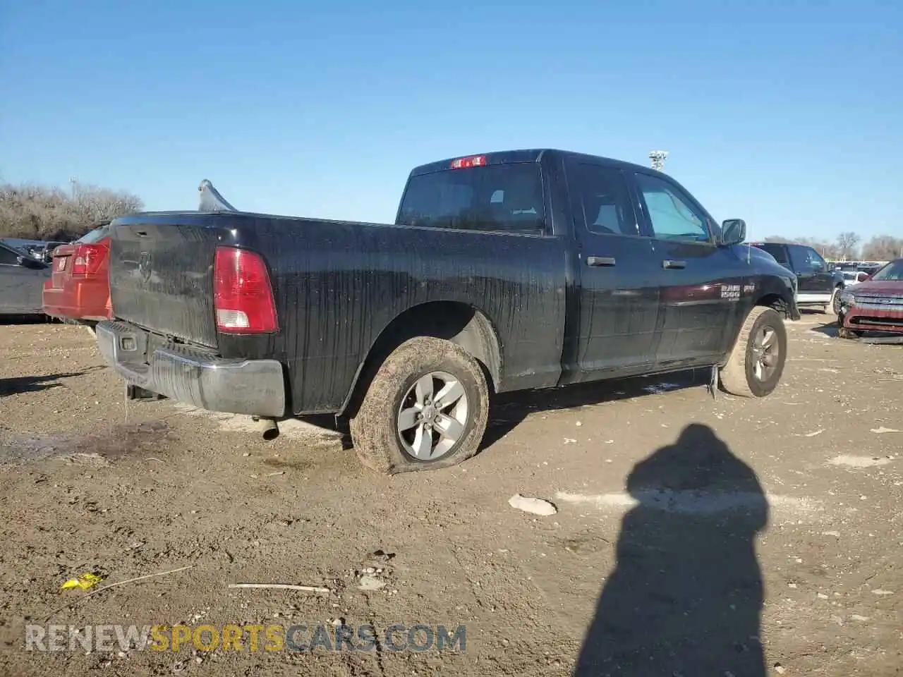 3 Photograph of a damaged car 1C6RR6FT1KS723940 RAM 1500 2019