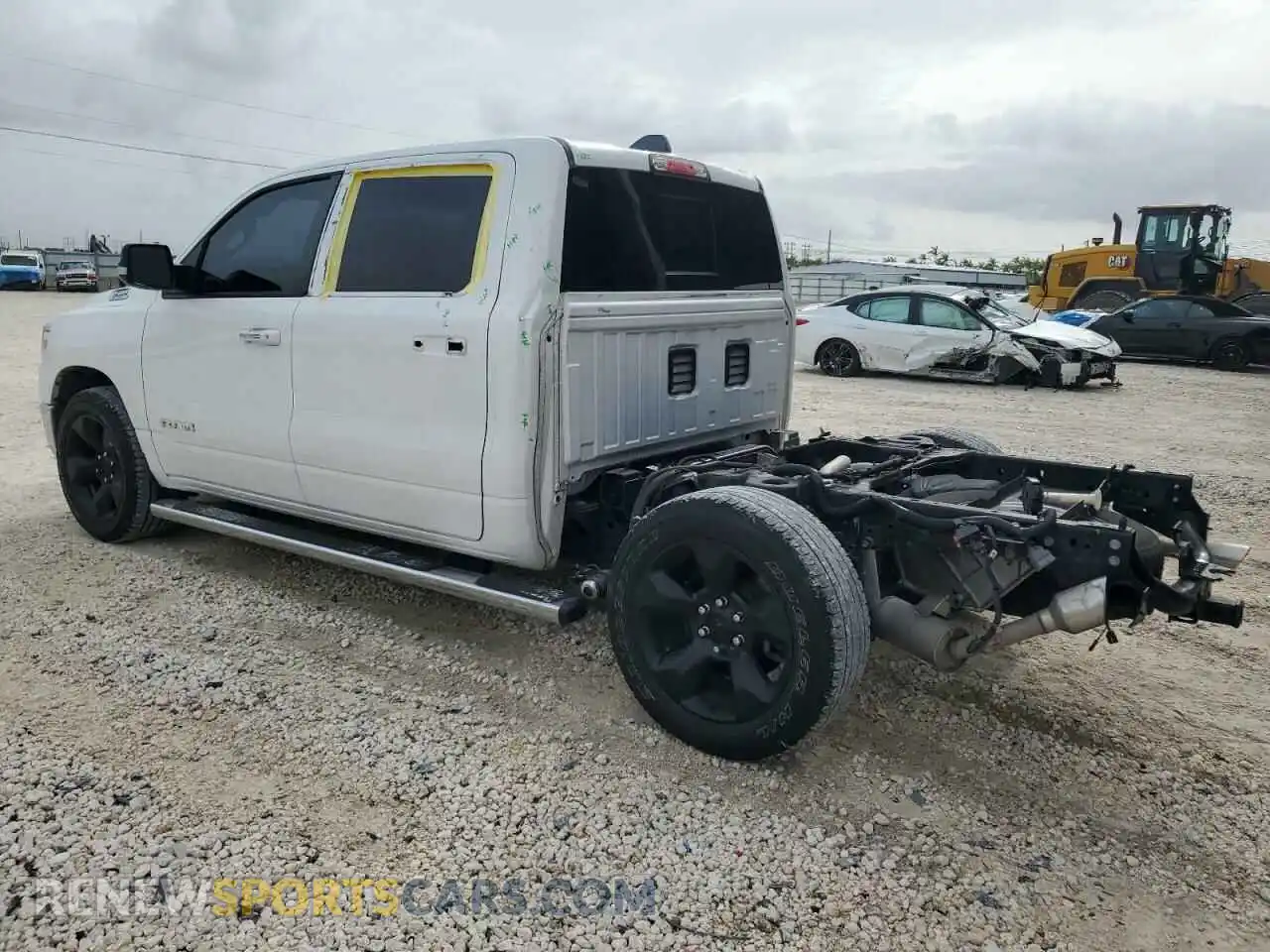 2 Photograph of a damaged car 1C6RREFT2KN757684 RAM 1500 2019