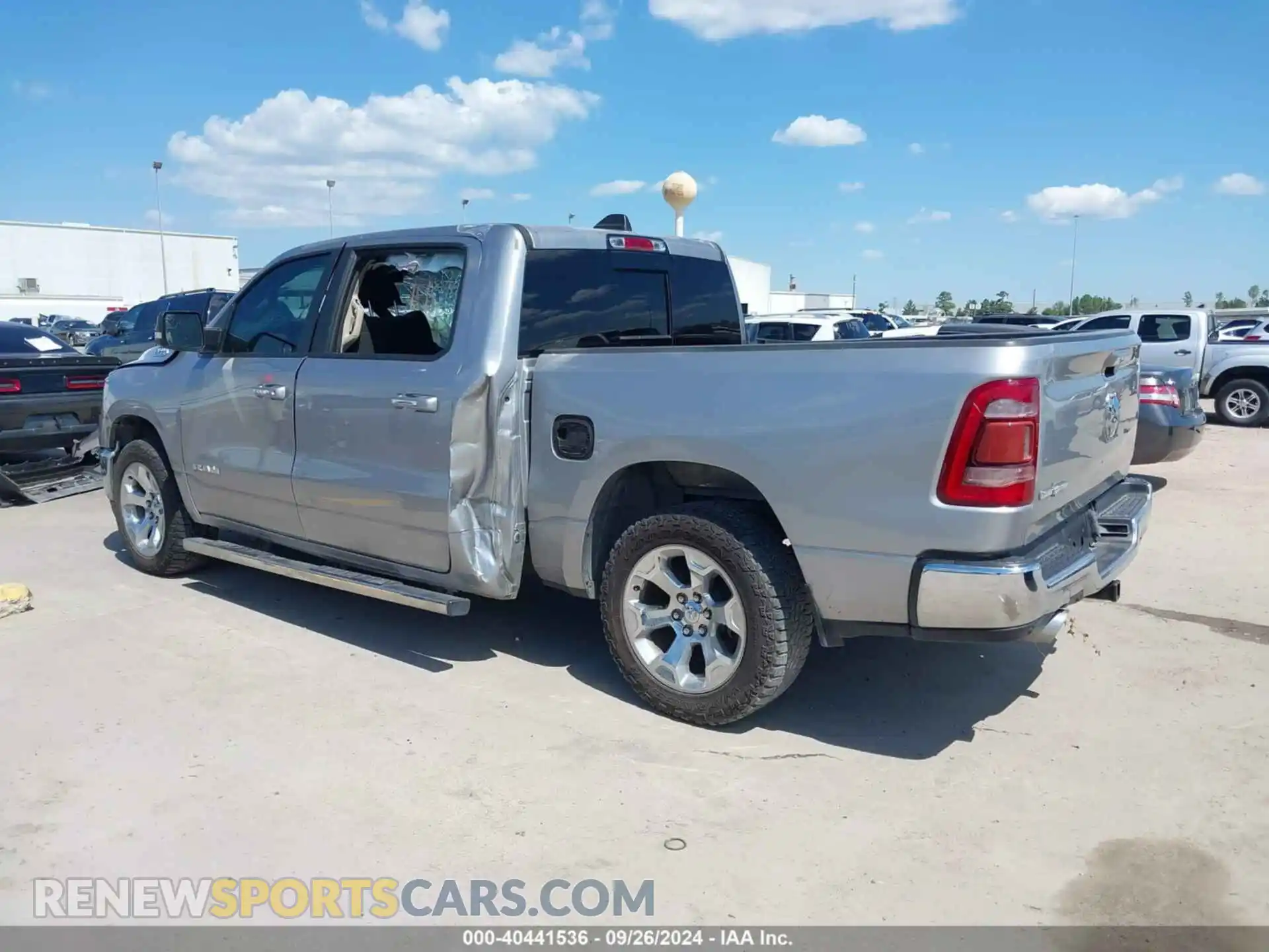 3 Photograph of a damaged car 1C6RREFT8KN769323 RAM 1500 2019