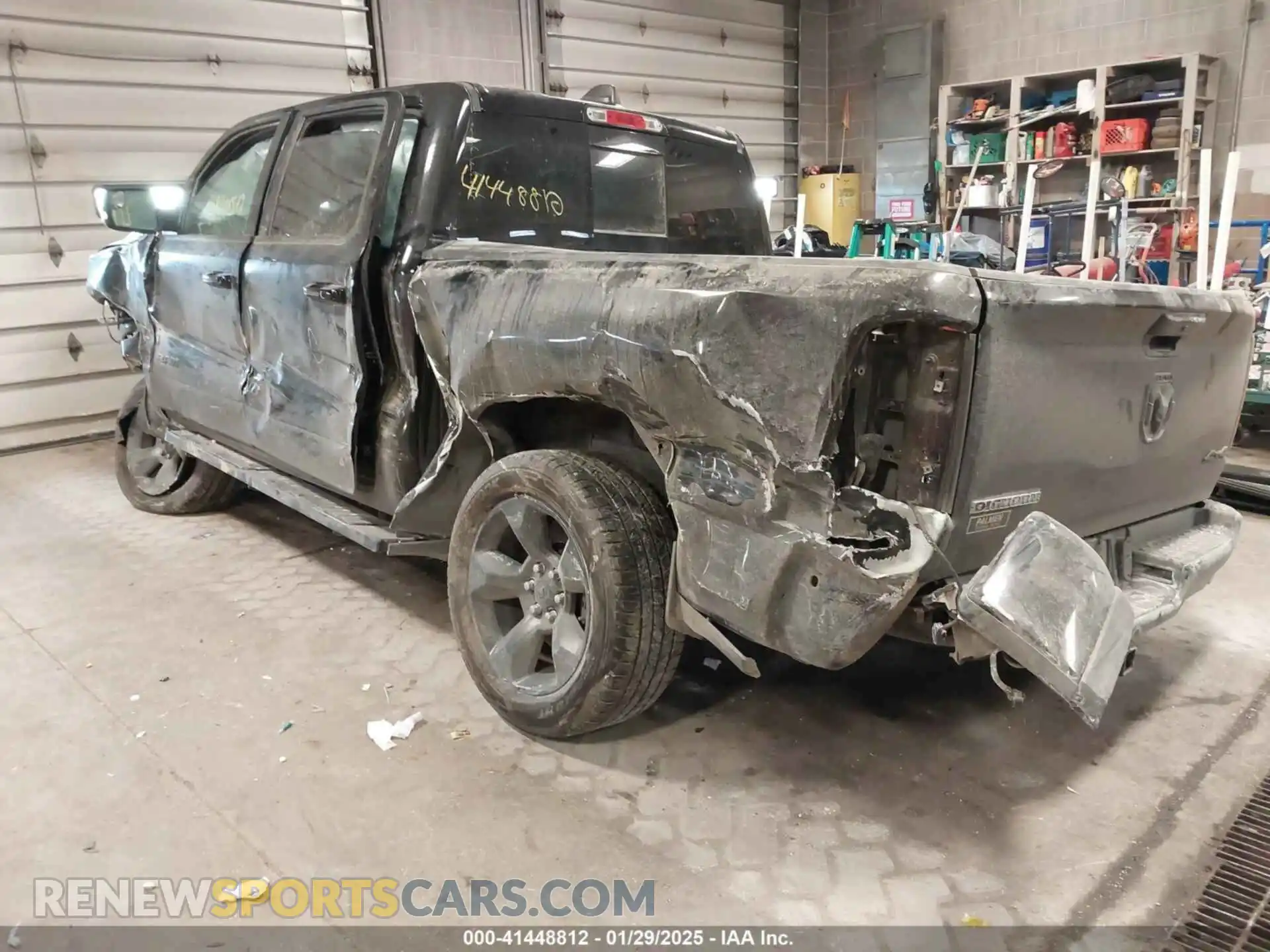 3 Фотография поврежденного автомобиля 1C6RRFFG3KN721950 RAM 1500 2019