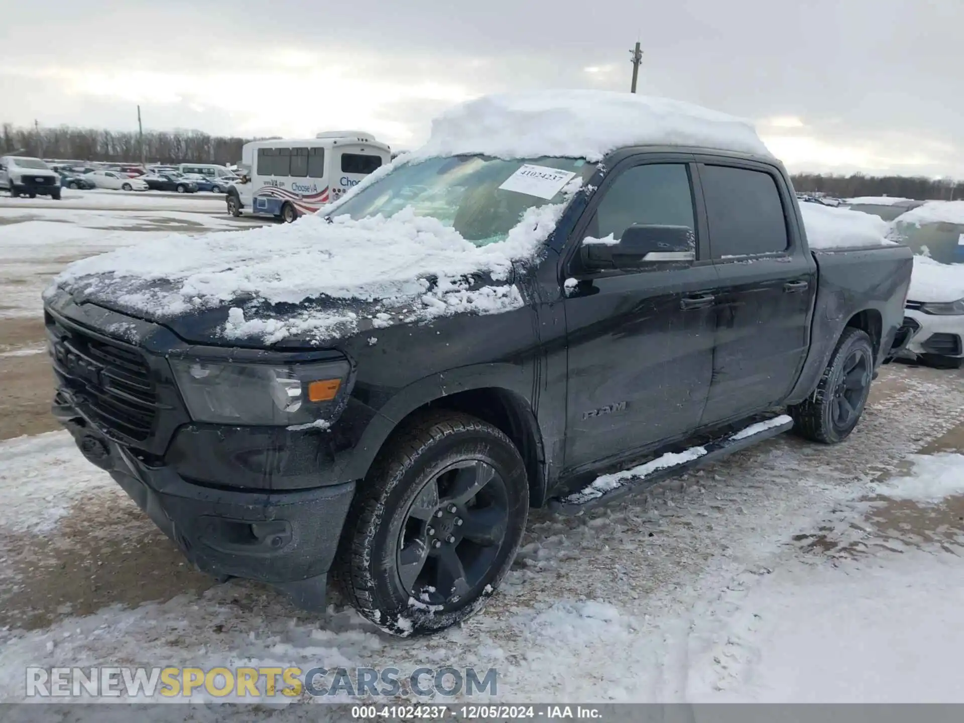 2 fotografías del automóvil dañado 1C6SRFFT1KN912586 RAM 1500 2019
