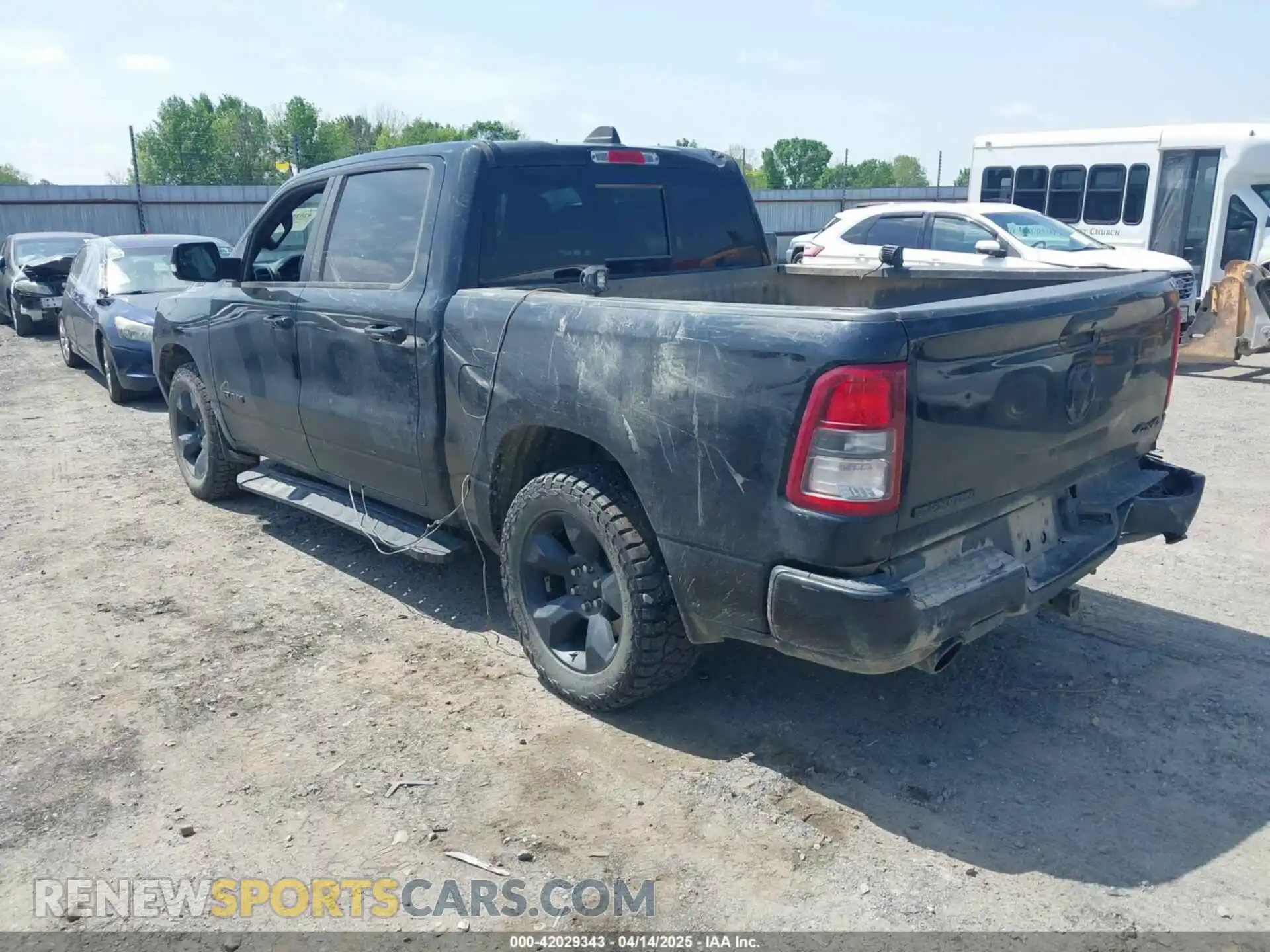 3 Photograph of a damaged car 1C6SRFFT3KN776283 RAM 1500 2019