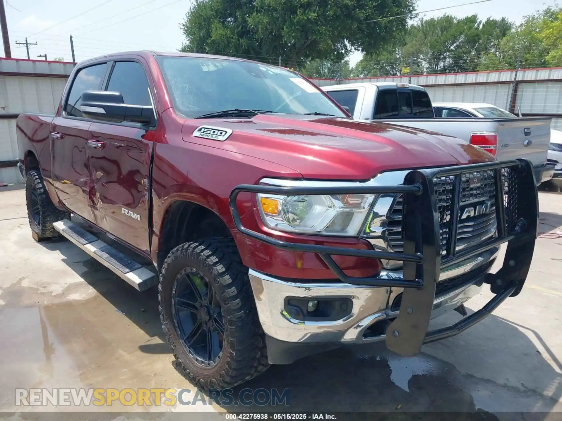 1 Photograph of a damaged car 1C6SRFFT4KN686009 RAM 1500 2019