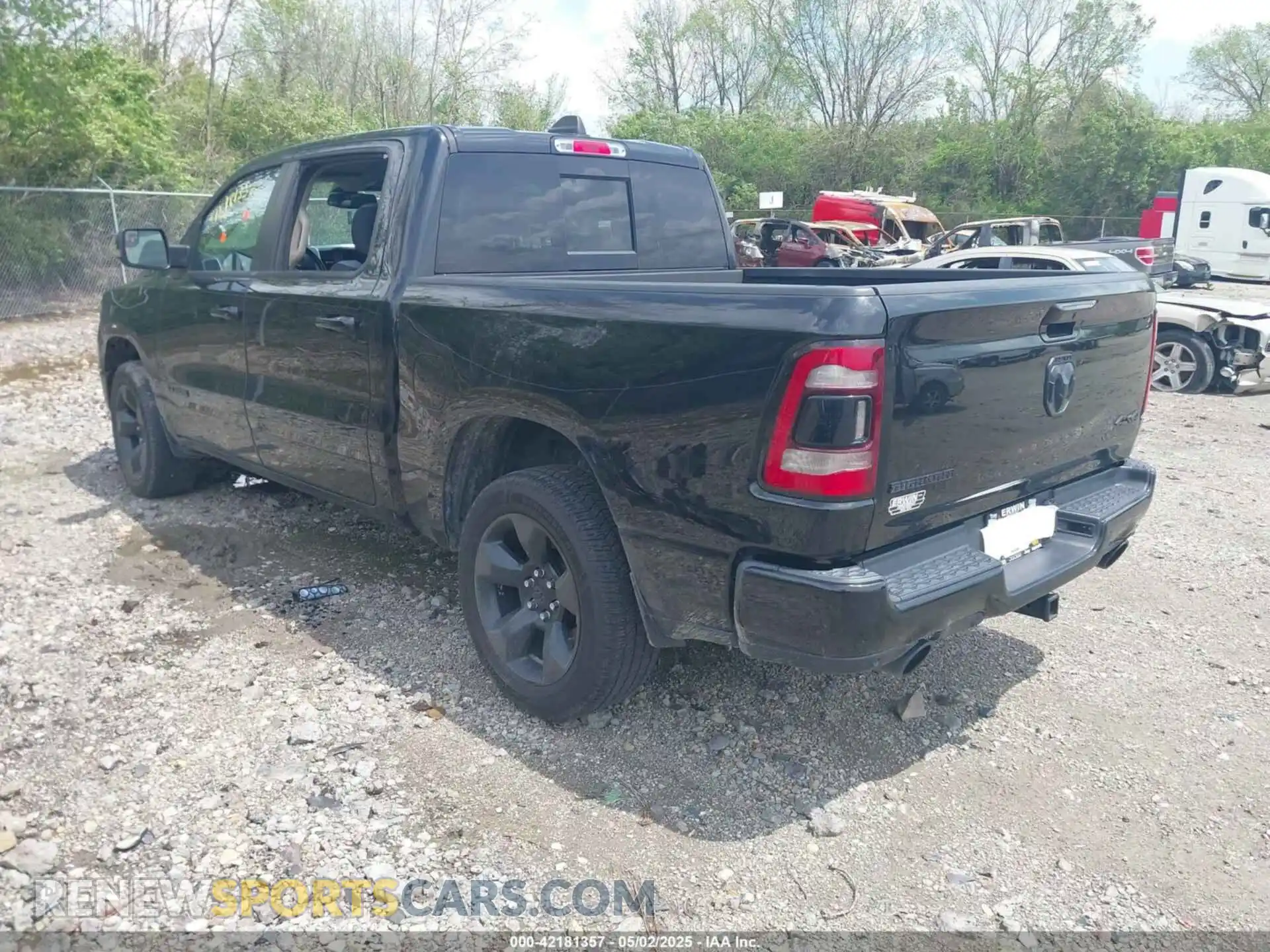 3 Photograph of a damaged car 1C6SRFFTXKN539189 RAM 1500 2019
