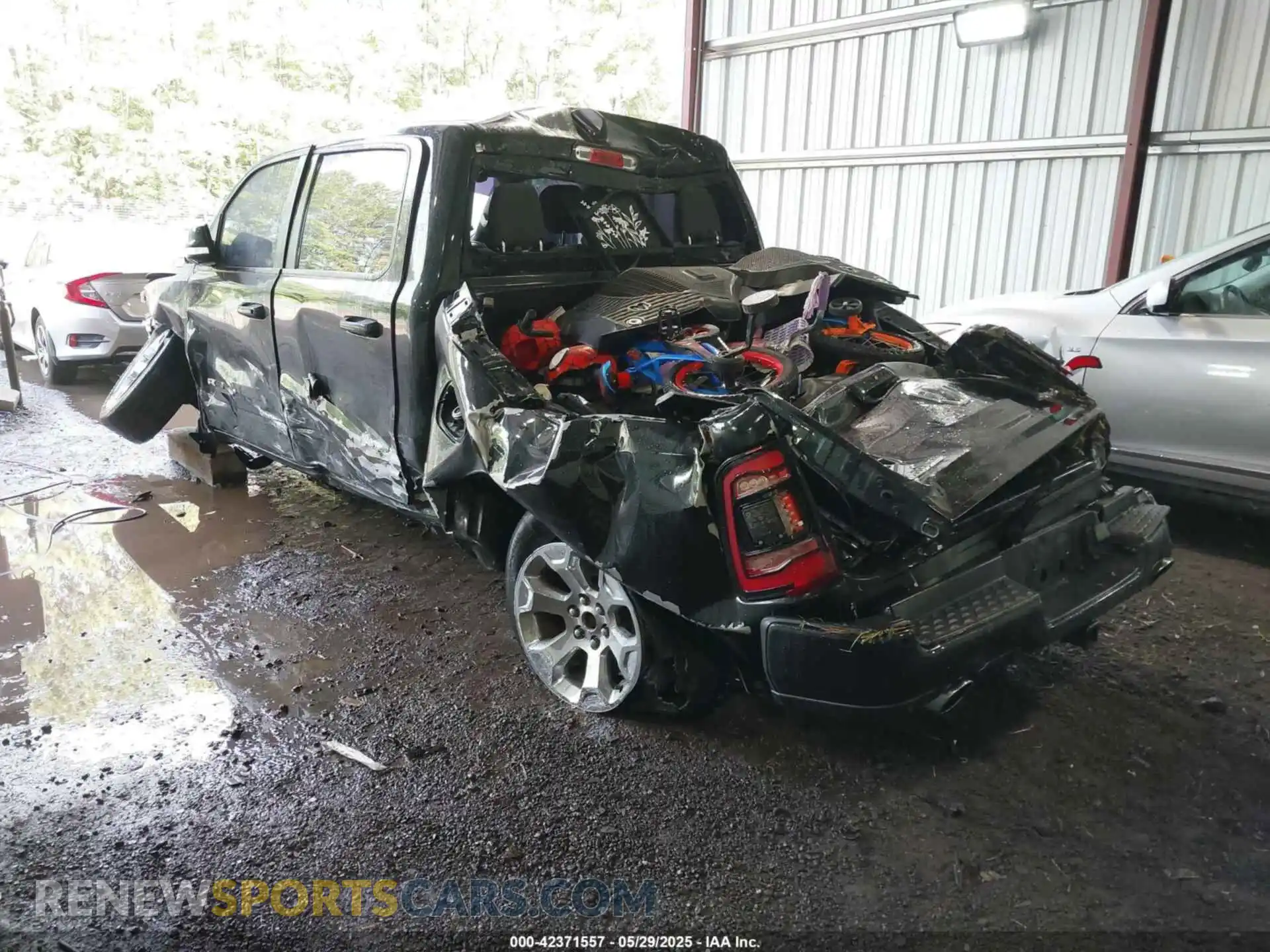 3 Фотография поврежденного автомобиля 1C6SRFFTXKN674611 RAM 1500 2019