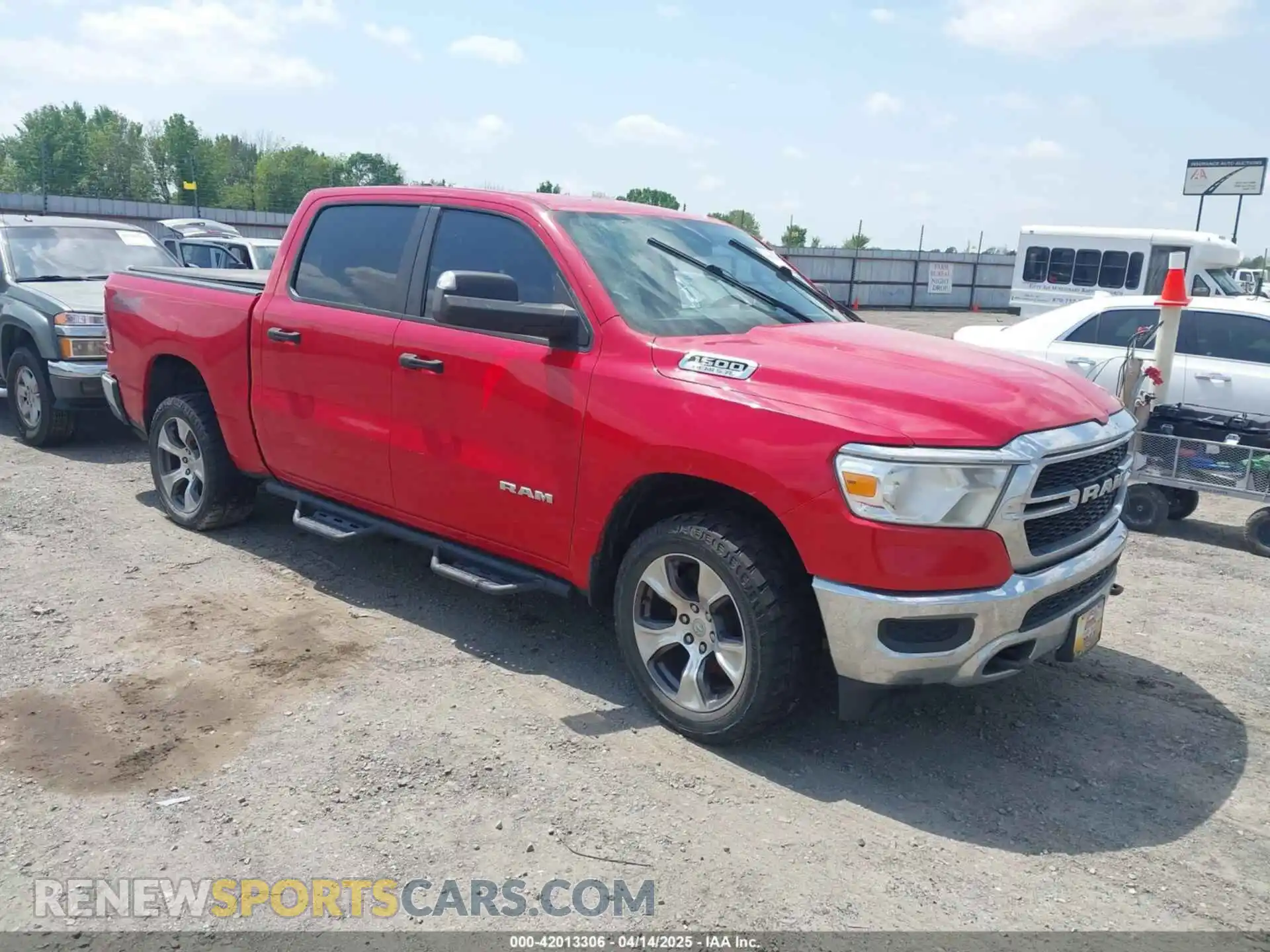 1 Photograph of a damaged car 1C6SRFGT0KN615078 RAM 1500 2019