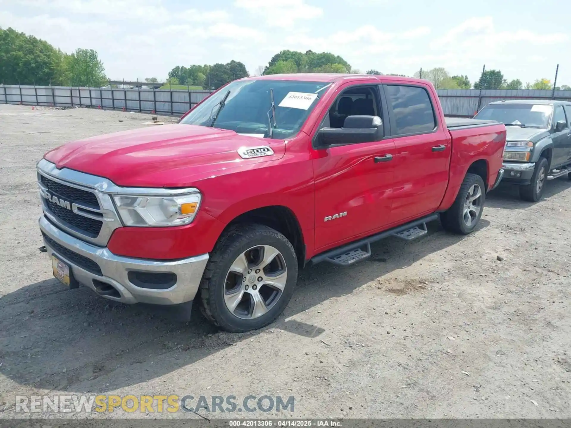 2 Photograph of a damaged car 1C6SRFGT0KN615078 RAM 1500 2019
