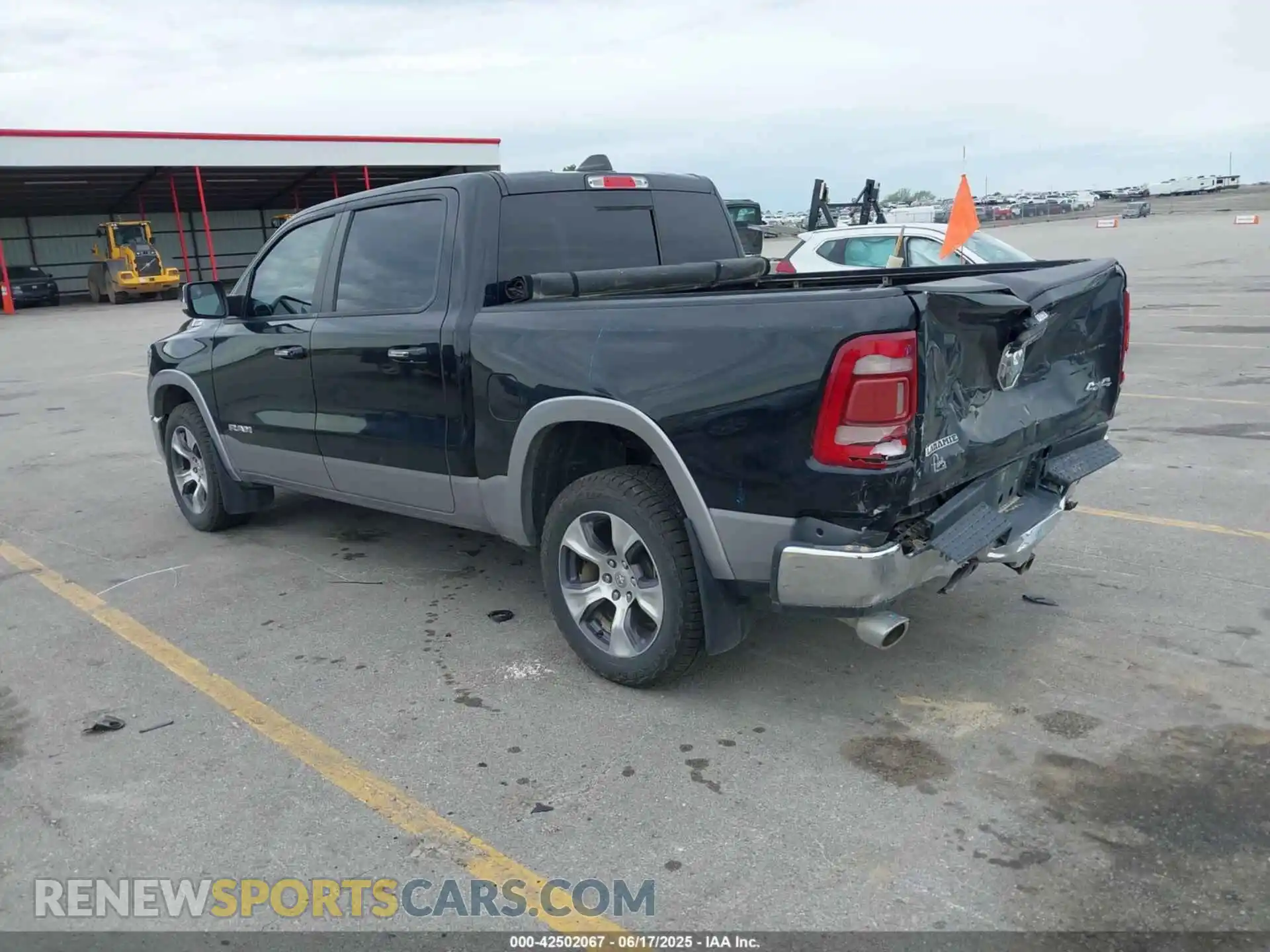 3 Photograph of a damaged car 1C6SRFJT2KN600316 RAM 1500 2019