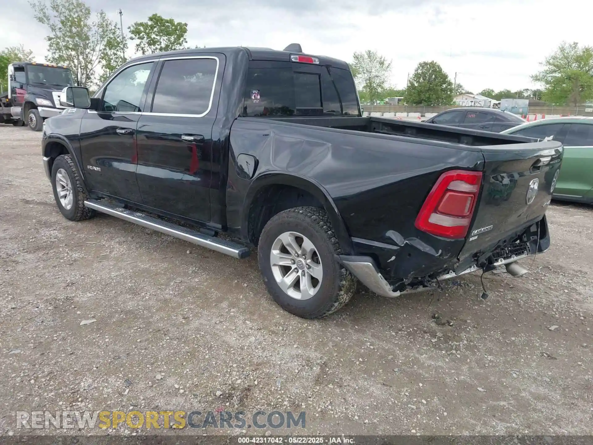 3 Photograph of a damaged car 1C6SRFJT3KN609963 RAM 1500 2019