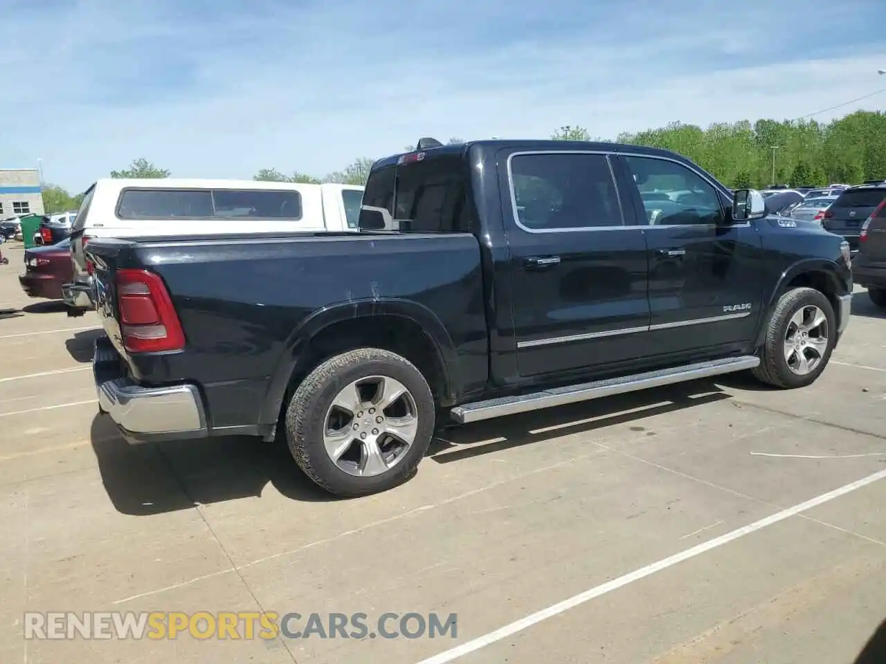 3 Photograph of a damaged car 1C6SRFJT5KN913330 RAM 1500 2019