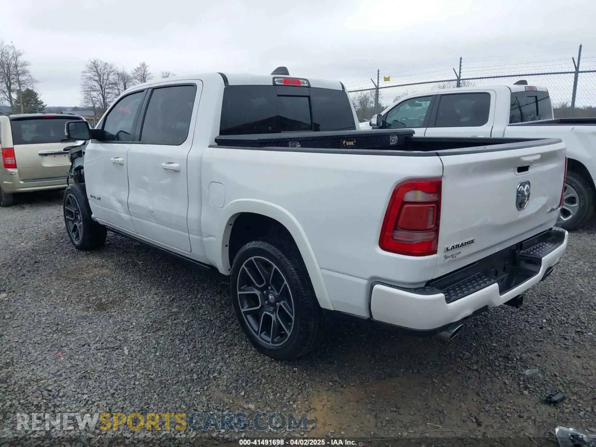 3 Photograph of a damaged car 1C6SRFJTXKN712832 RAM 1500 2019