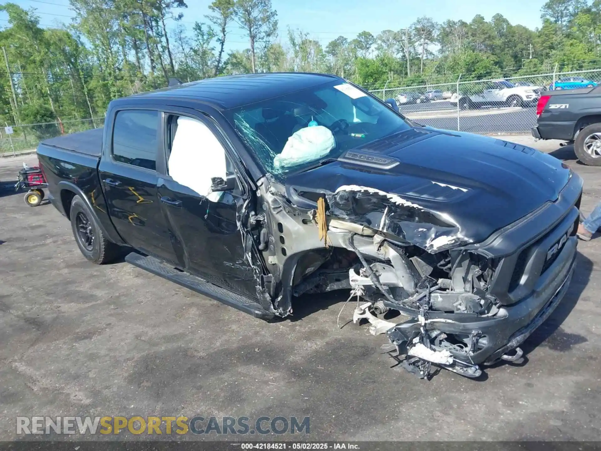 1 Photograph of a damaged car 1C6SRFLT3KN630552 RAM 1500 2019