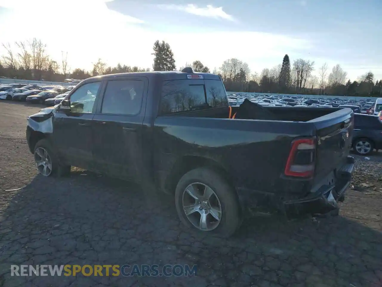 2 fotografías del automóvil dañado 1C6SRFLT7KN545567 RAM 1500 2019