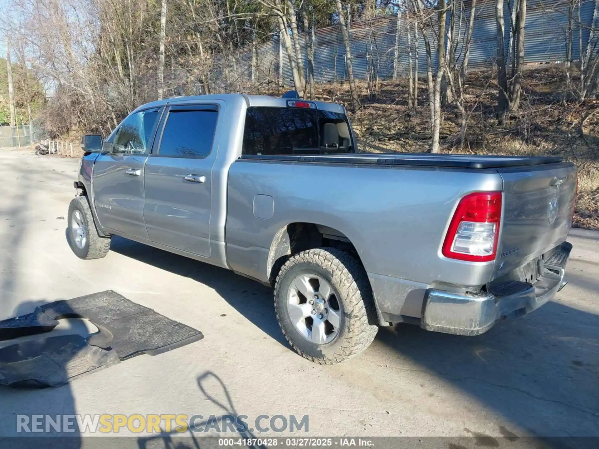3 Photograph of a damaged car 1C6SRFMT0KN755152 RAM 1500 2019