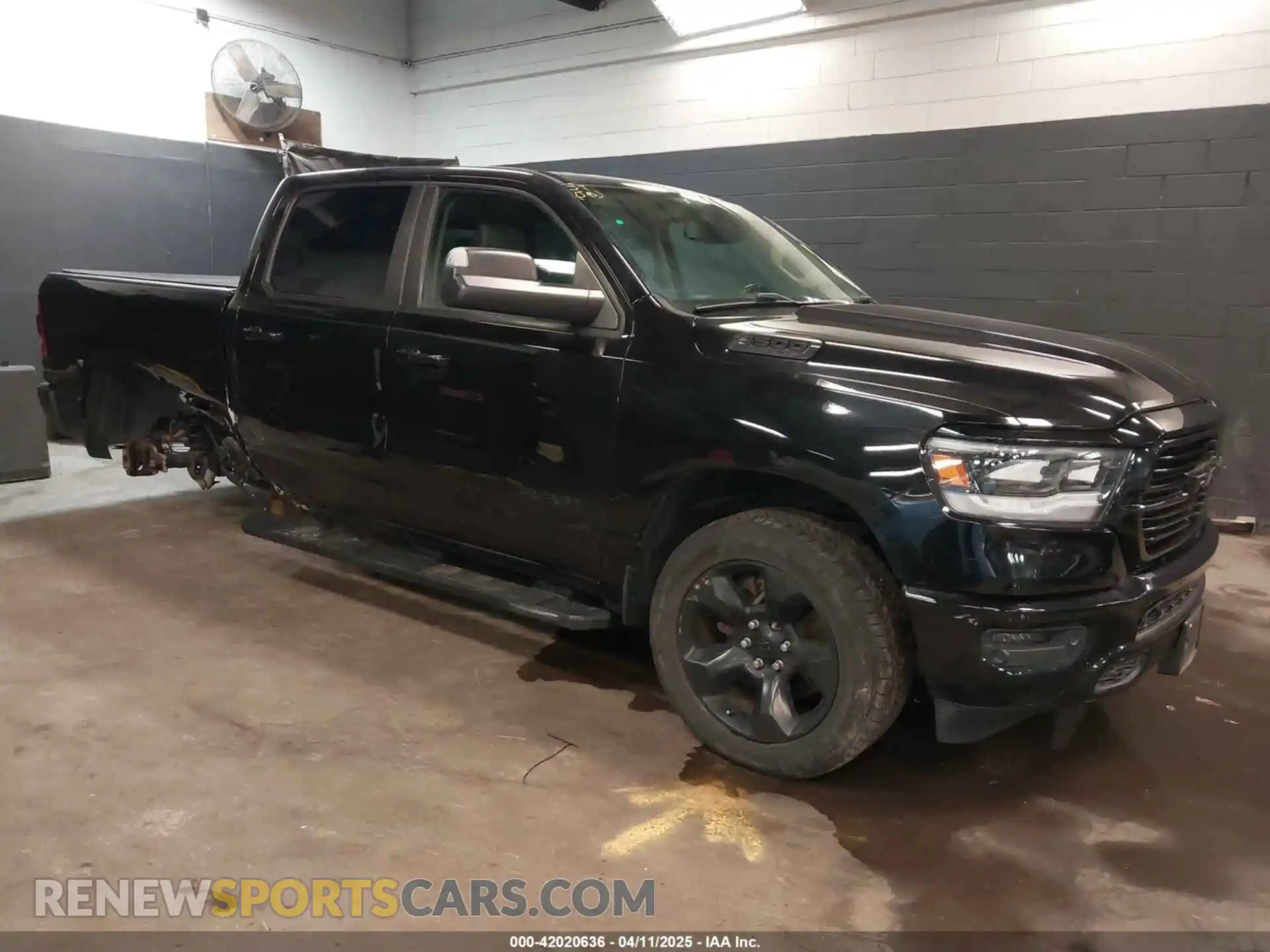 1 Photograph of a damaged car 1C6SRFMT5KN614044 RAM 1500 2019