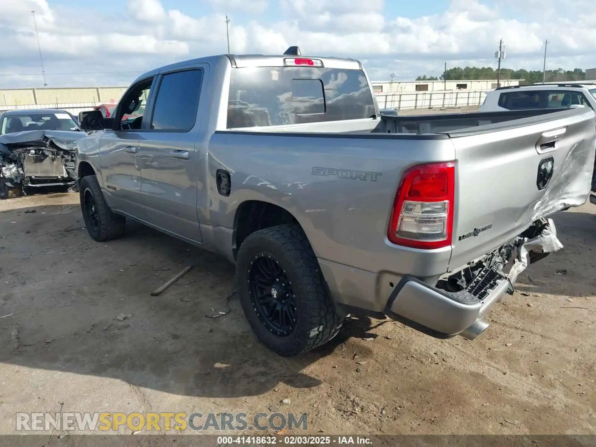 3 Photograph of a damaged car 1C6RREFT3LN188667 RAM 1500 2020