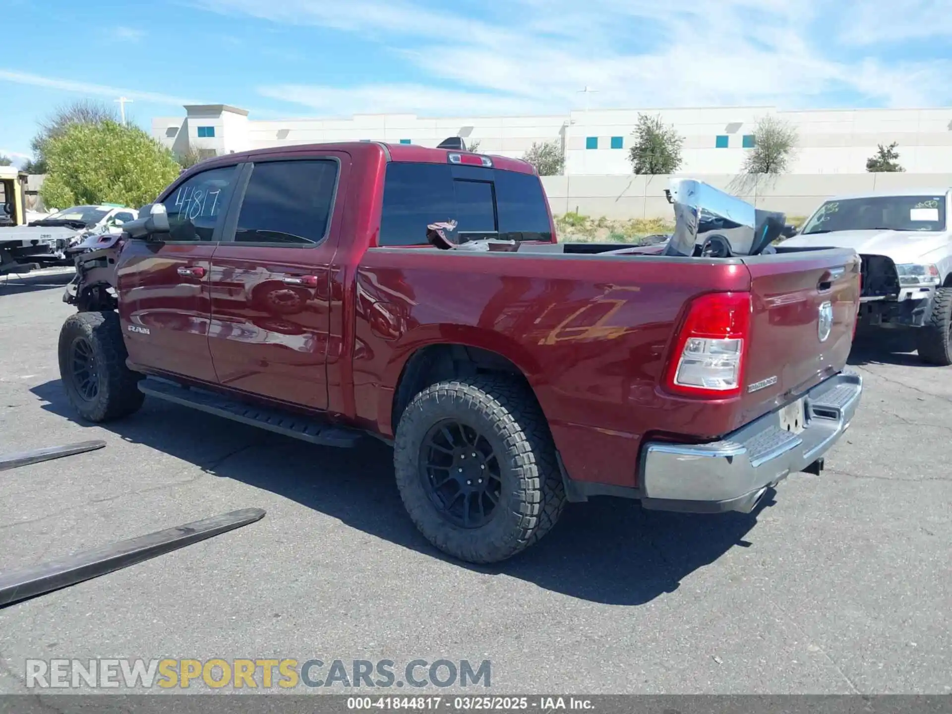 3 Photograph of a damaged car 1C6RREFT7LN105581 RAM 1500 2020