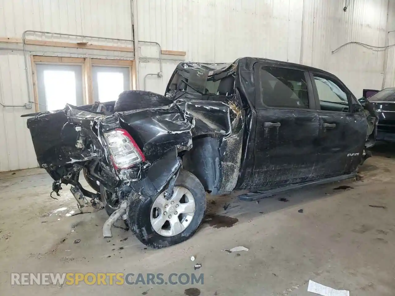 3 Photograph of a damaged car 1C6RRFGG0LN275241 RAM 1500 2020