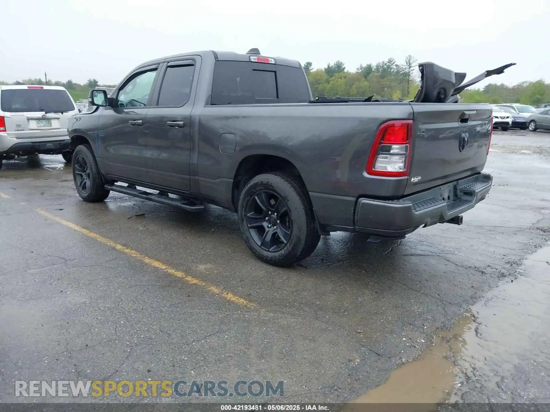 3 Photograph of a damaged car 1C6SRFBT9LN292321 RAM 1500 2020