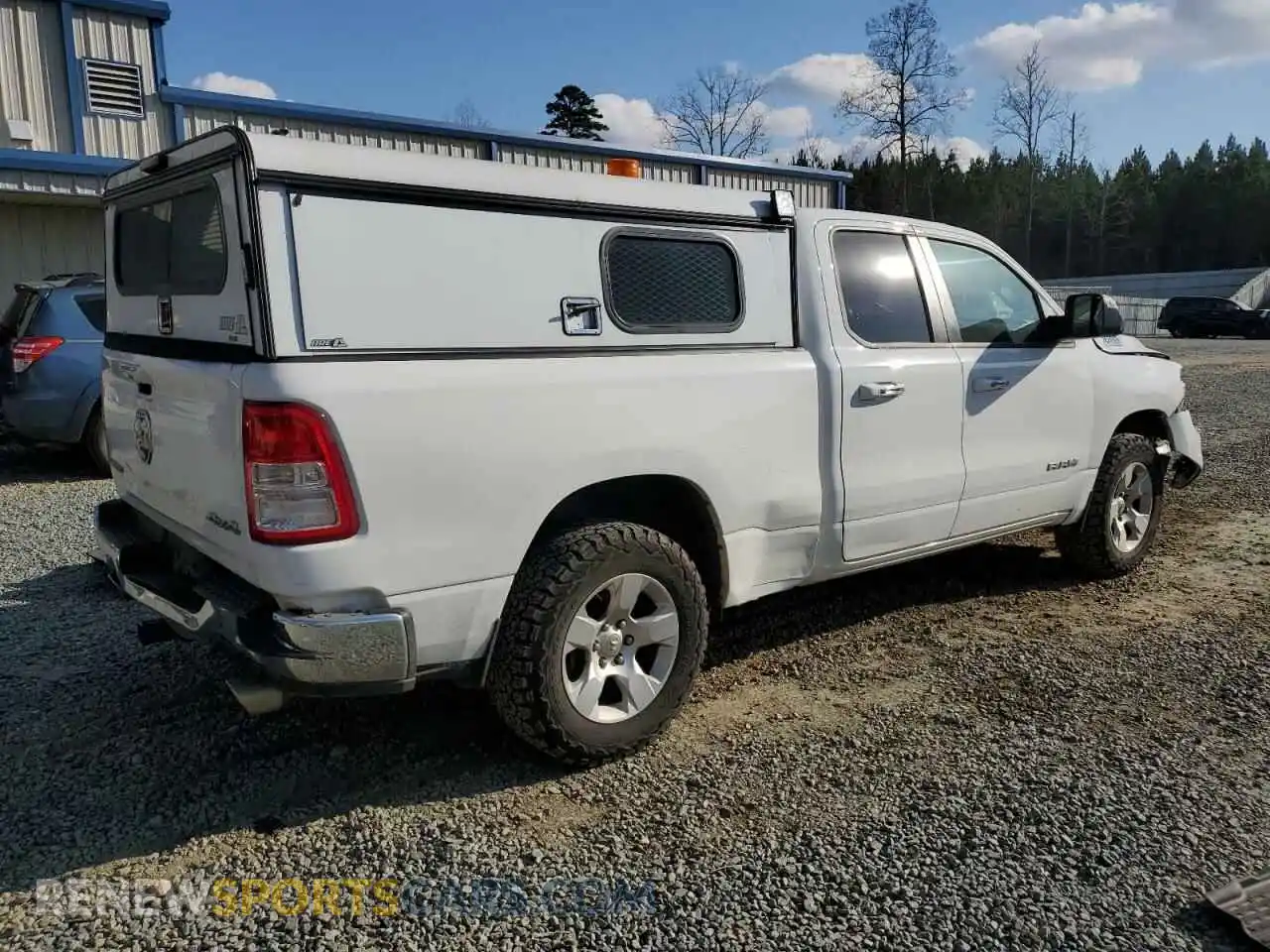 3 Photograph of a damaged car 1C6SRFBTXLN172933 RAM 1500 2020