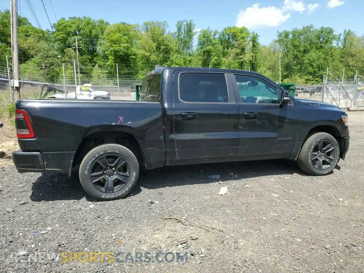 3 Photograph of a damaged car 1C6SRFFT1LN330439 RAM 1500 2020