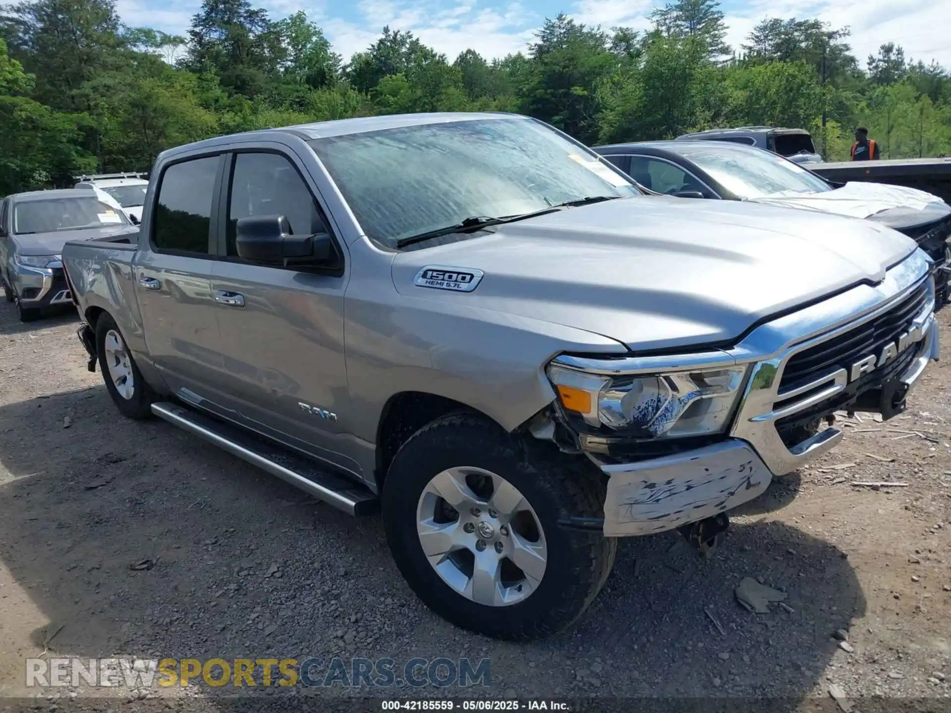 1 Photograph of a damaged car 1C6SRFFTXLN101550 RAM 1500 2020