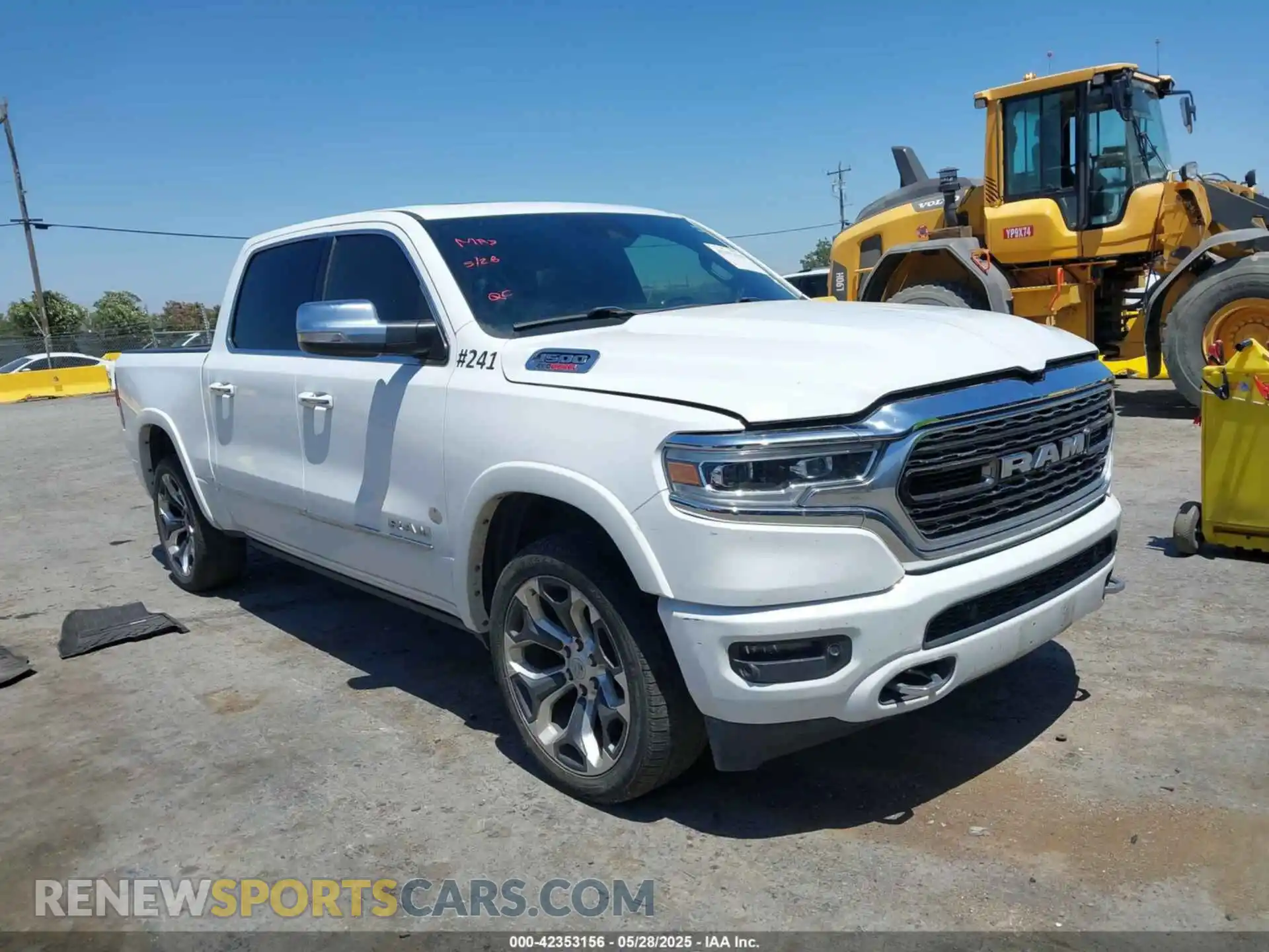 1 Photograph of a damaged car 1C6SRFHM9LN225475 RAM 1500 2020