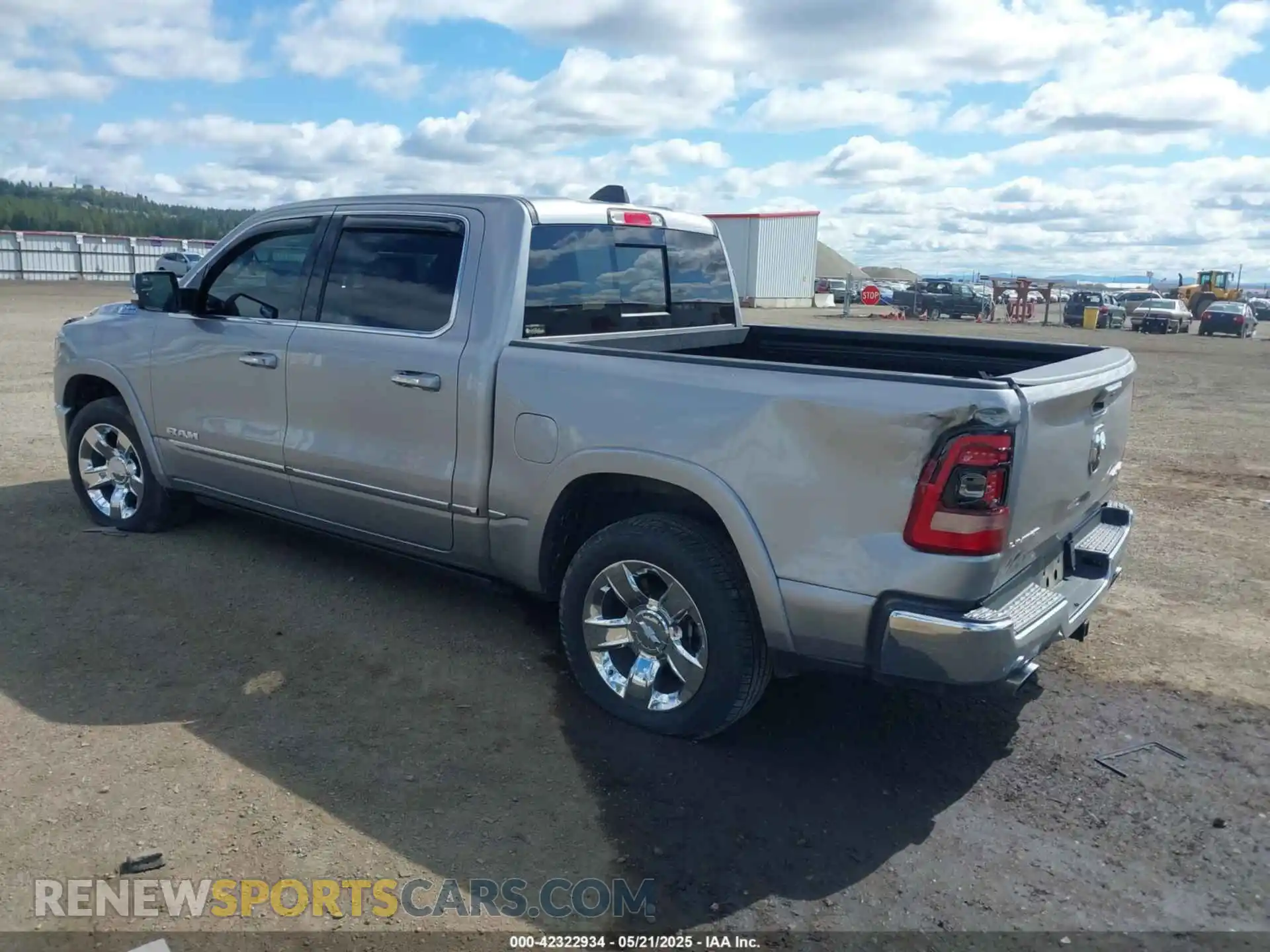 3 Photograph of a damaged car 1C6SRFHT2LN156393 RAM 1500 2020