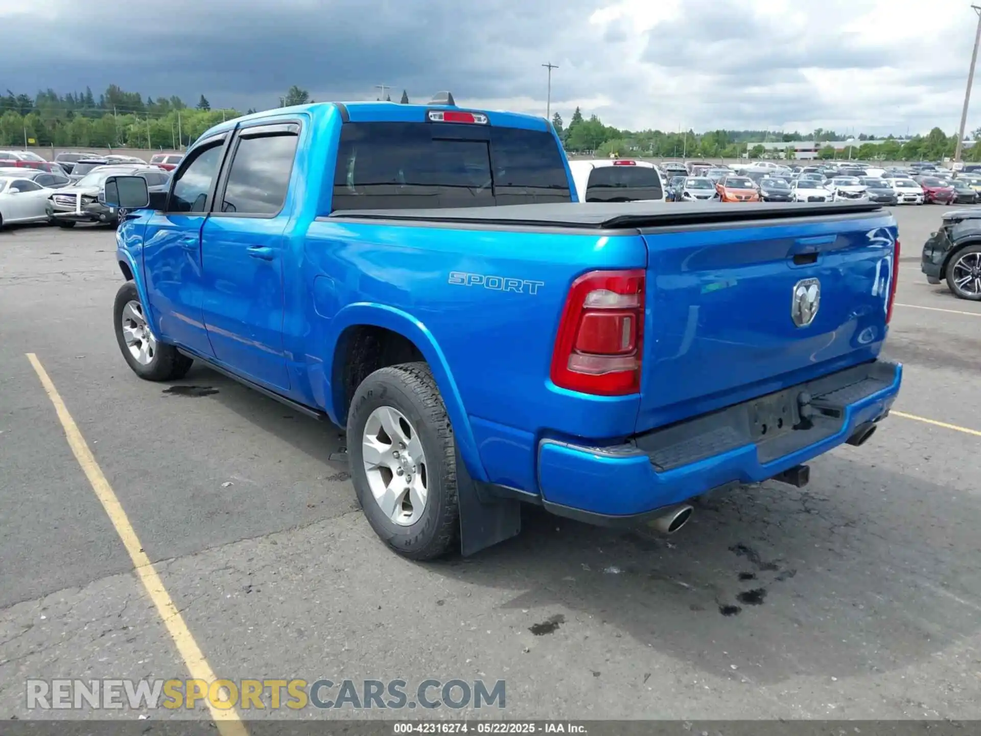 3 Photograph of a damaged car 1C6SRFJM8LN343494 RAM 1500 2020