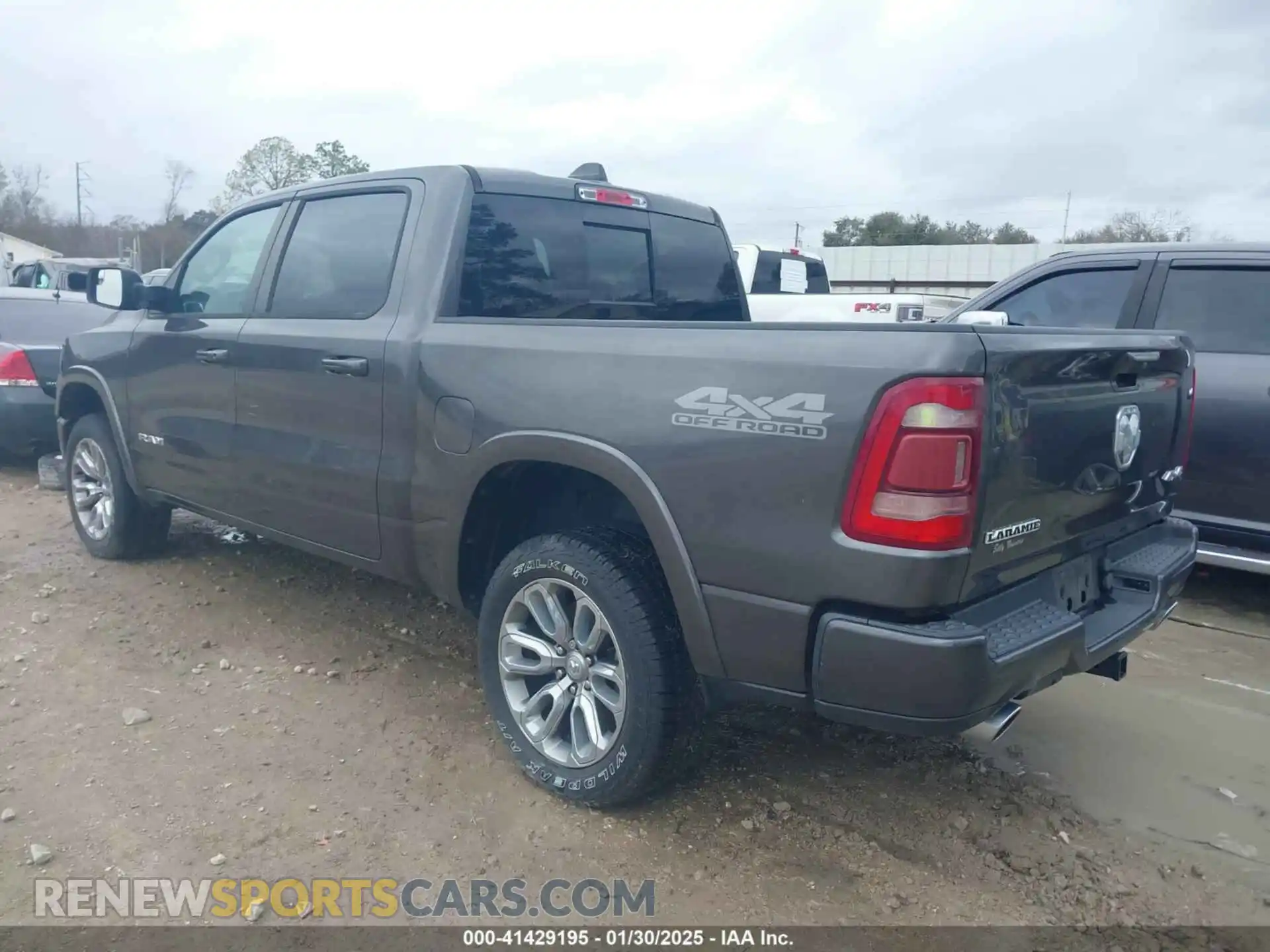 3 Photograph of a damaged car 1C6SRFJT2LN195270 RAM 1500 2020