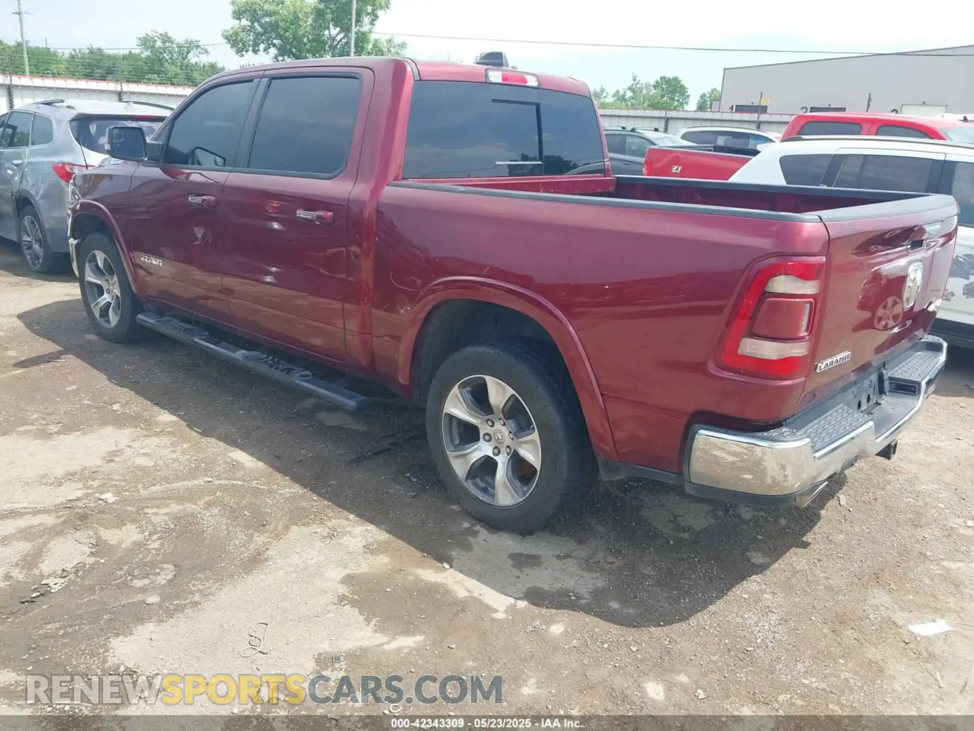 3 Photograph of a damaged car 1C6SRFJT2LN410968 RAM 1500 2020