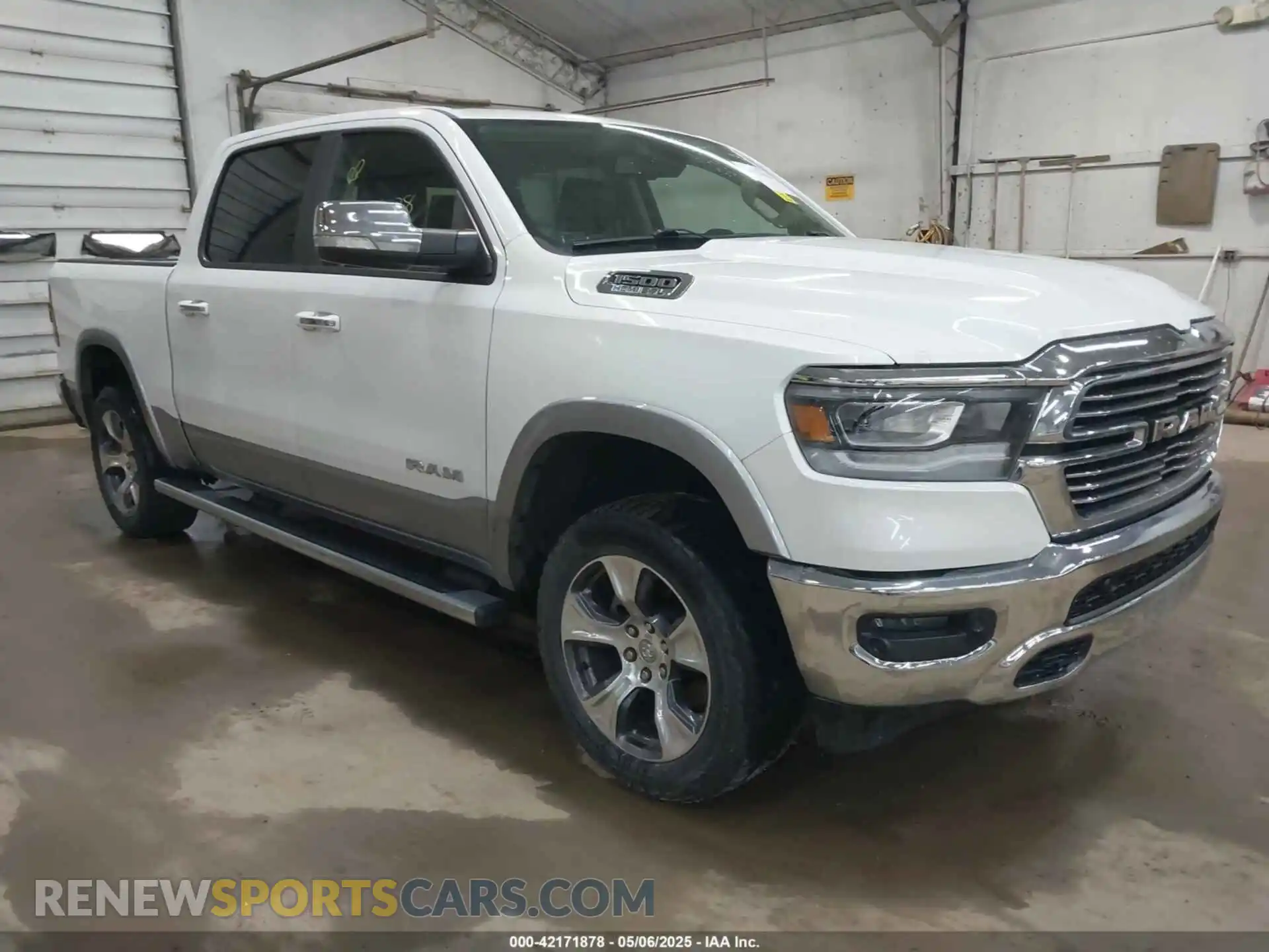 1 Photograph of a damaged car 1C6SRFJT4LN356072 RAM 1500 2020