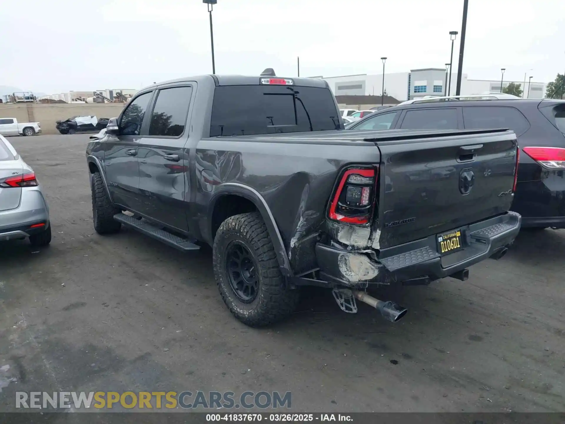 3 Photograph of a damaged car 1C6SRFJTXLN323075 RAM 1500 2020