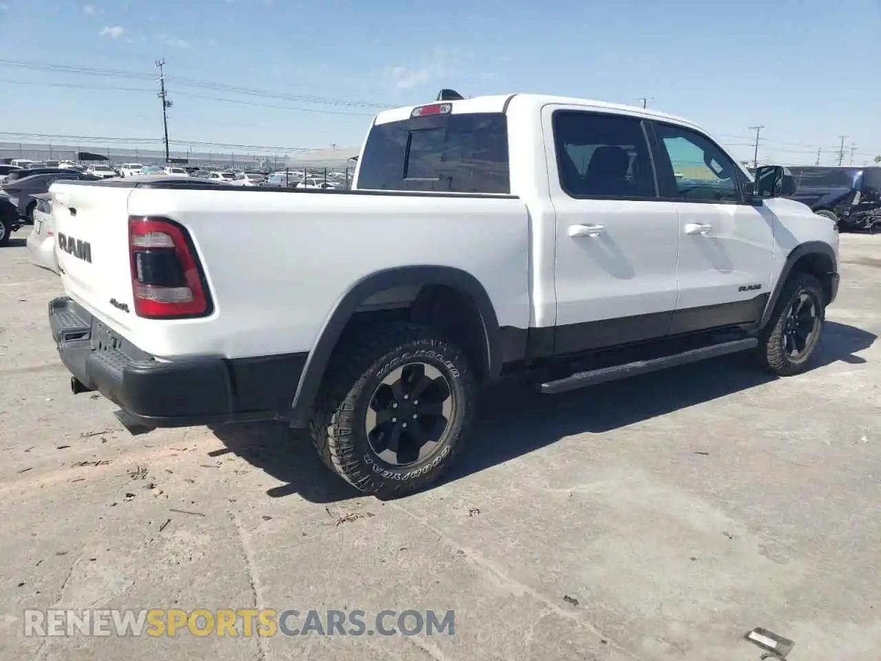 3 fotografías del automóvil dañado 1C6SRFLT5LN199097 RAM 1500 2020