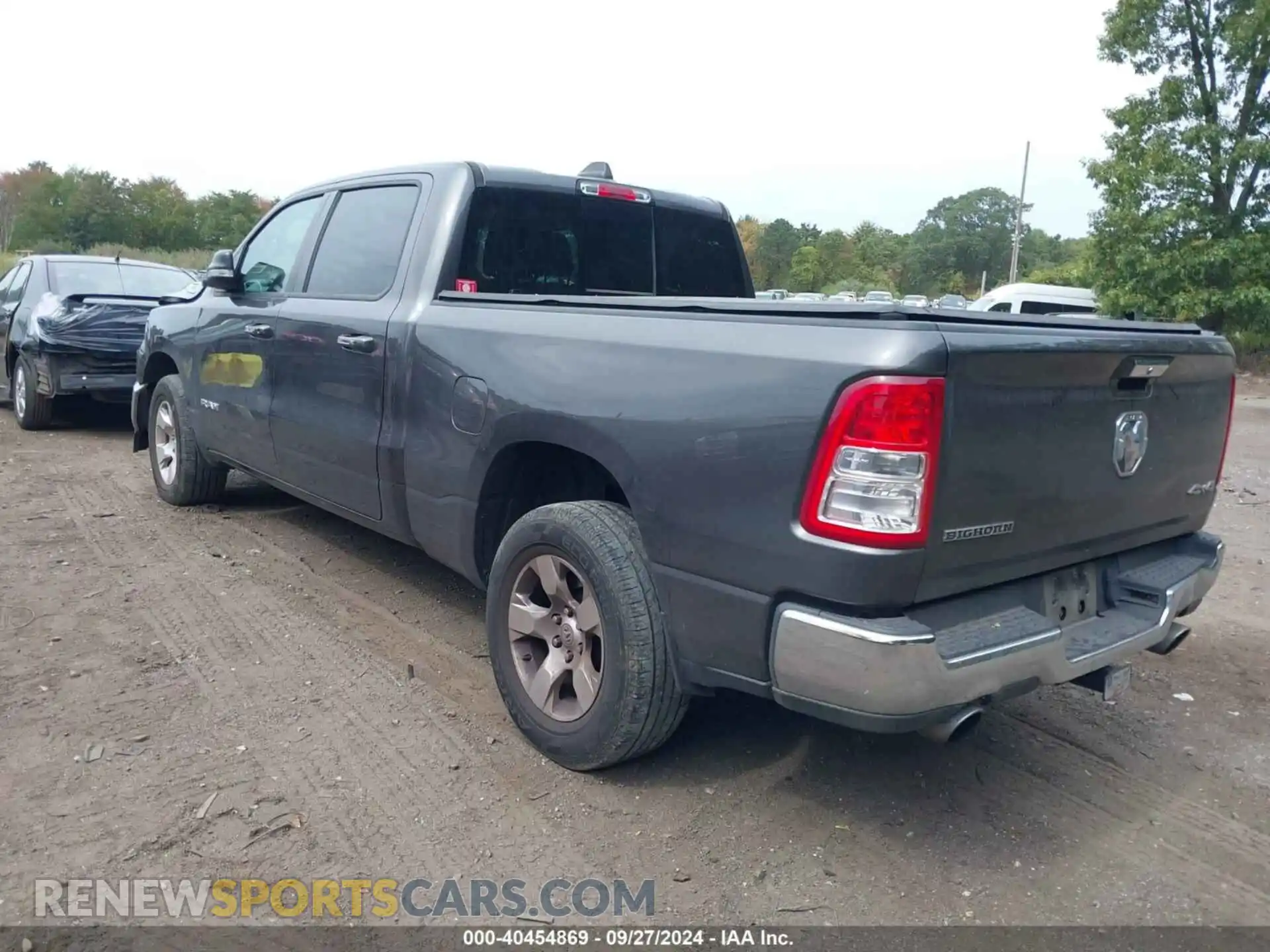 3 Photograph of a damaged car 1C6SRFMT3LN143125 RAM 1500 2020