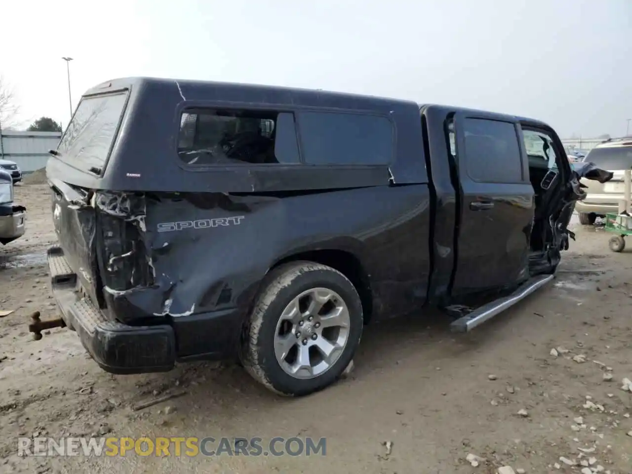 3 fotografías del automóvil dañado 1C6SRFMT3LN175492 RAM 1500 2020