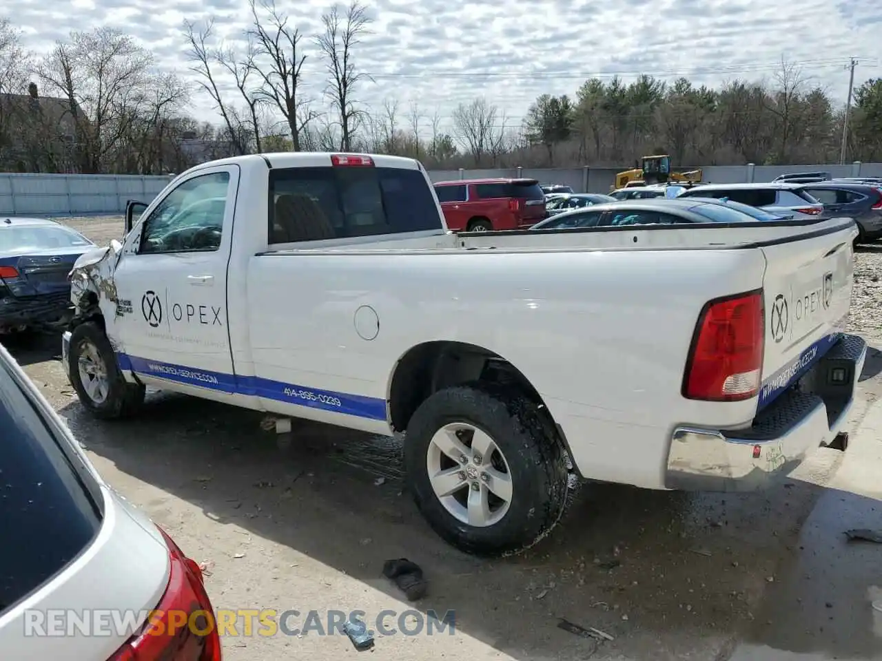 2 fotografías del automóvil dañado 3C6JR7ET0LG140417 RAM 1500 2020