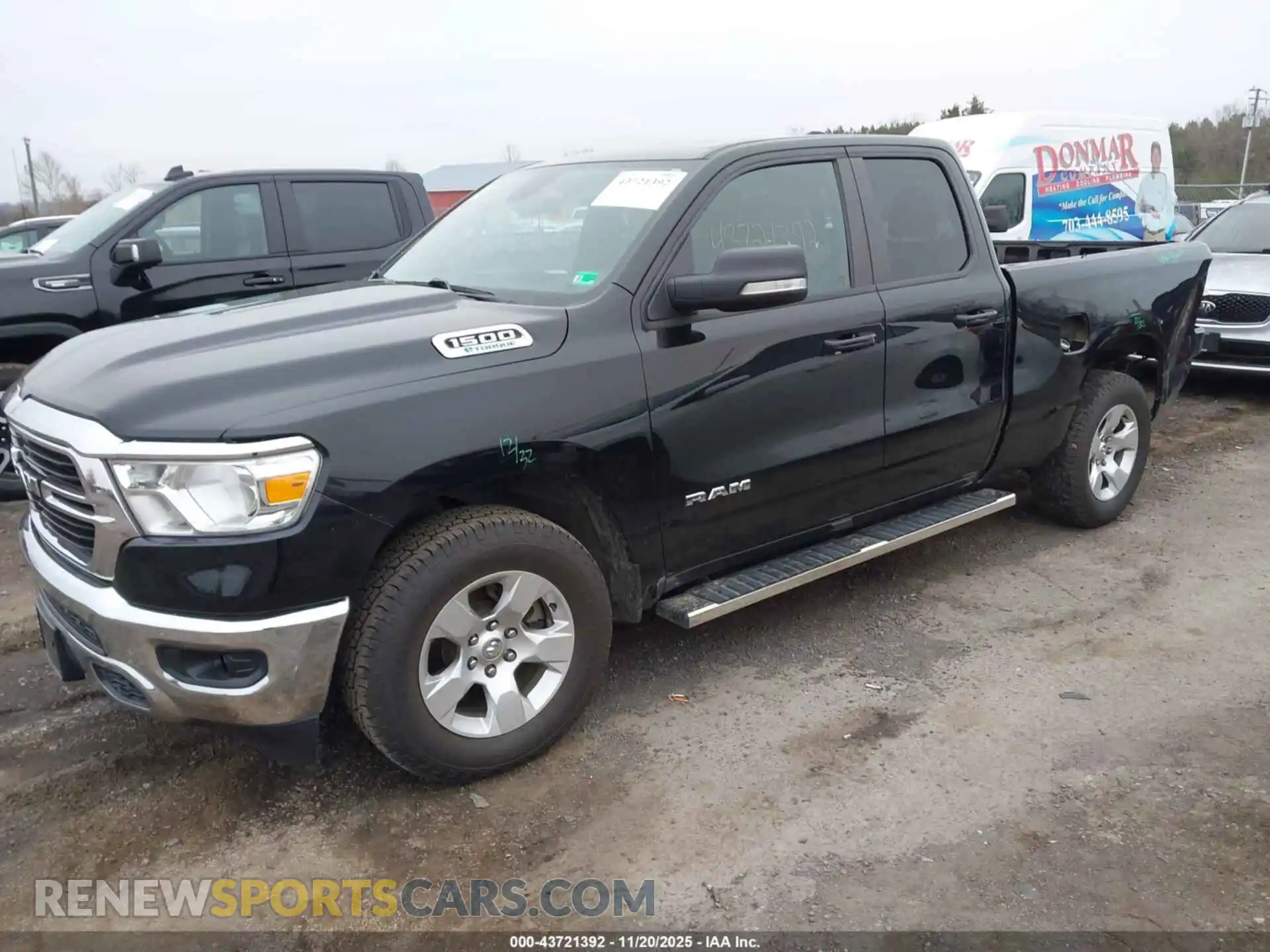 2 fotografías del automóvil dañado 1C6RREBGXMN747240 RAM 1500 2021
