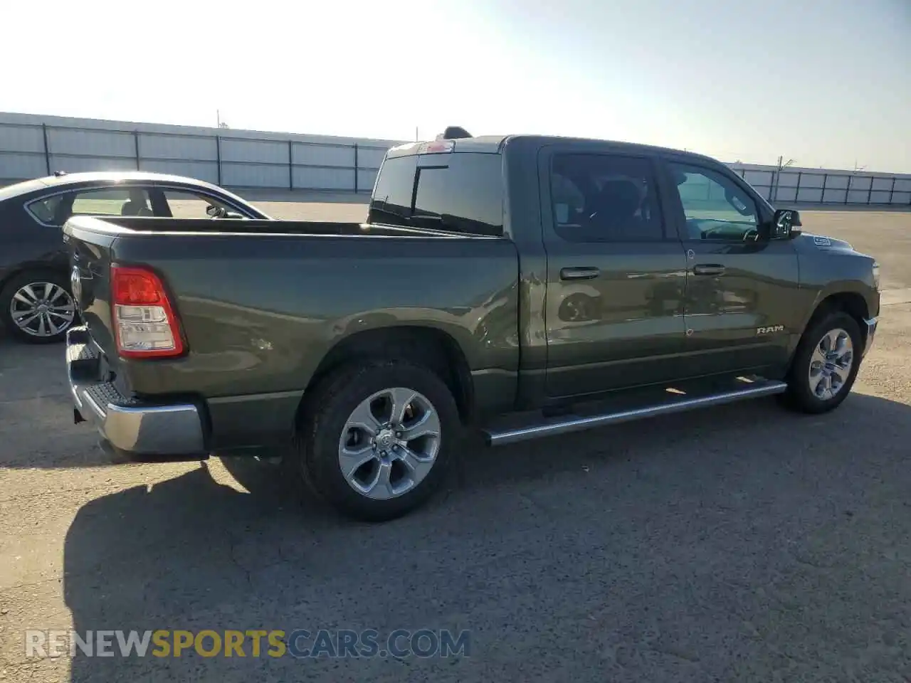 3 Photograph of a damaged car 1C6RREFM8MN630286 RAM 1500 2021