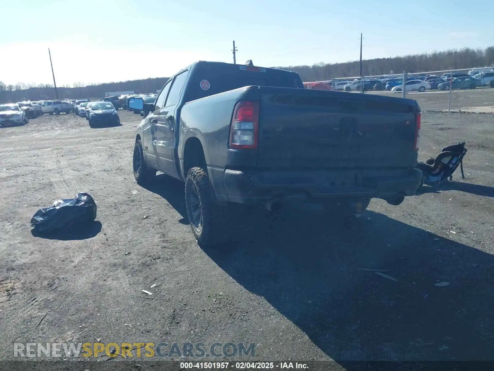 3 Фотография поврежденного автомобиля 1C6RREFT1MN690725 RAM 1500 2021