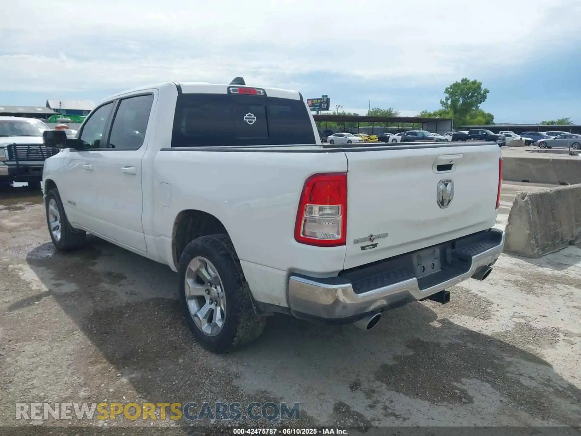 3 Photograph of a damaged car 1C6RREFT2MN502648 RAM 1500 2021