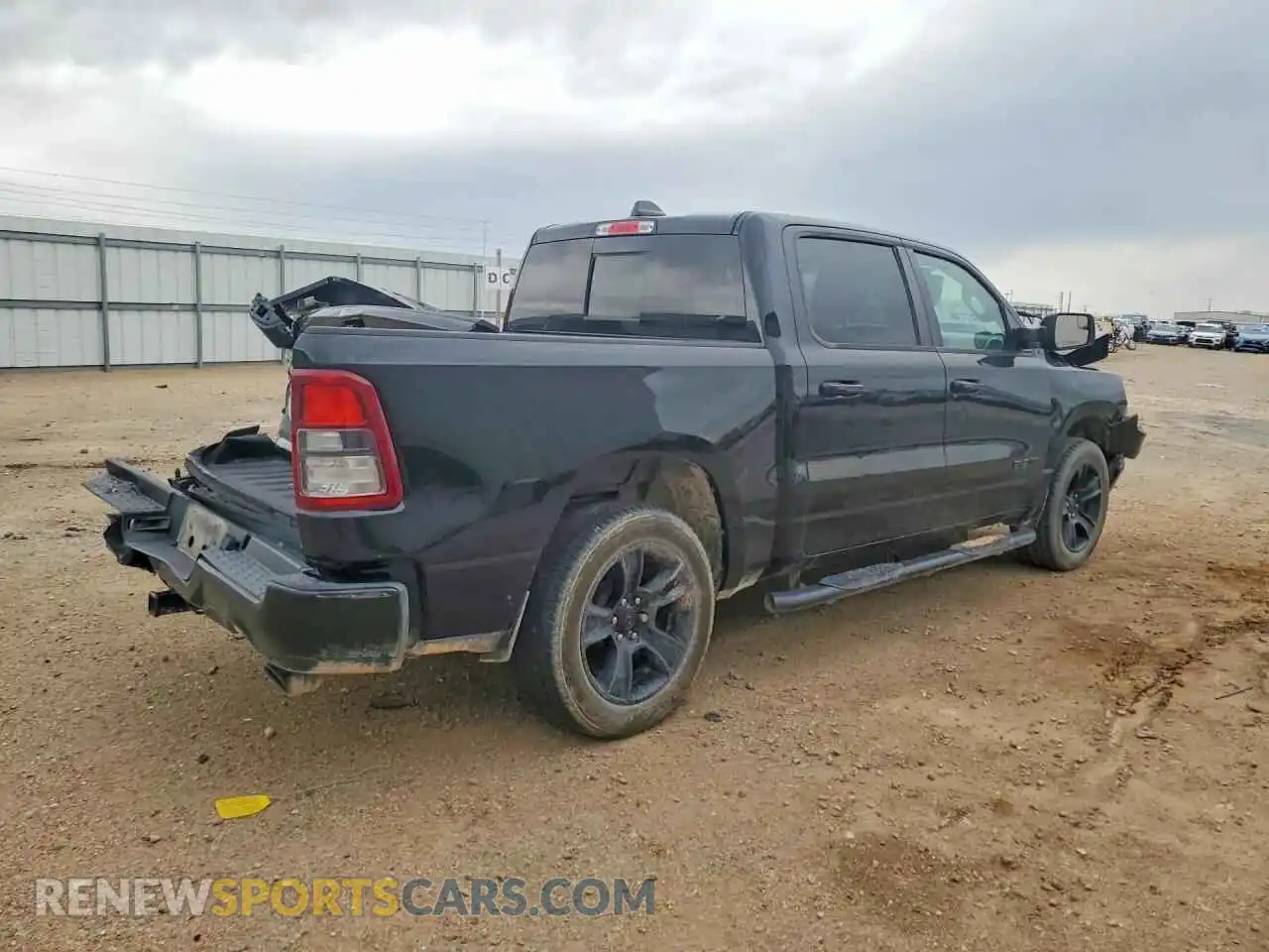 3 Фотография поврежденного автомобиля 1C6RREFT3MN533066 RAM 1500 2021