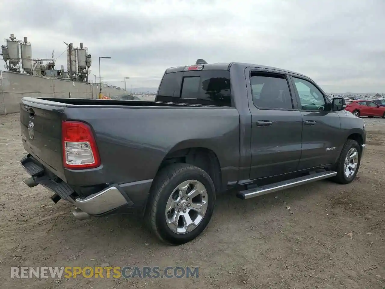 3 Photograph of a damaged car 1C6RREFT4MN631569 RAM 1500 2021