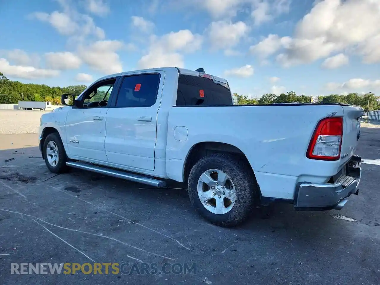 2 fotografías del automóvil dañado 1C6RREFT8MN746689 RAM 1500 2021