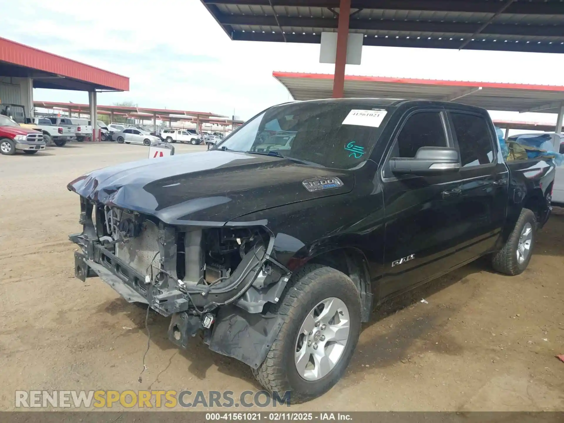 2 fotografías del automóvil dañado 1C6RREFT8MN746935 RAM 1500 2021