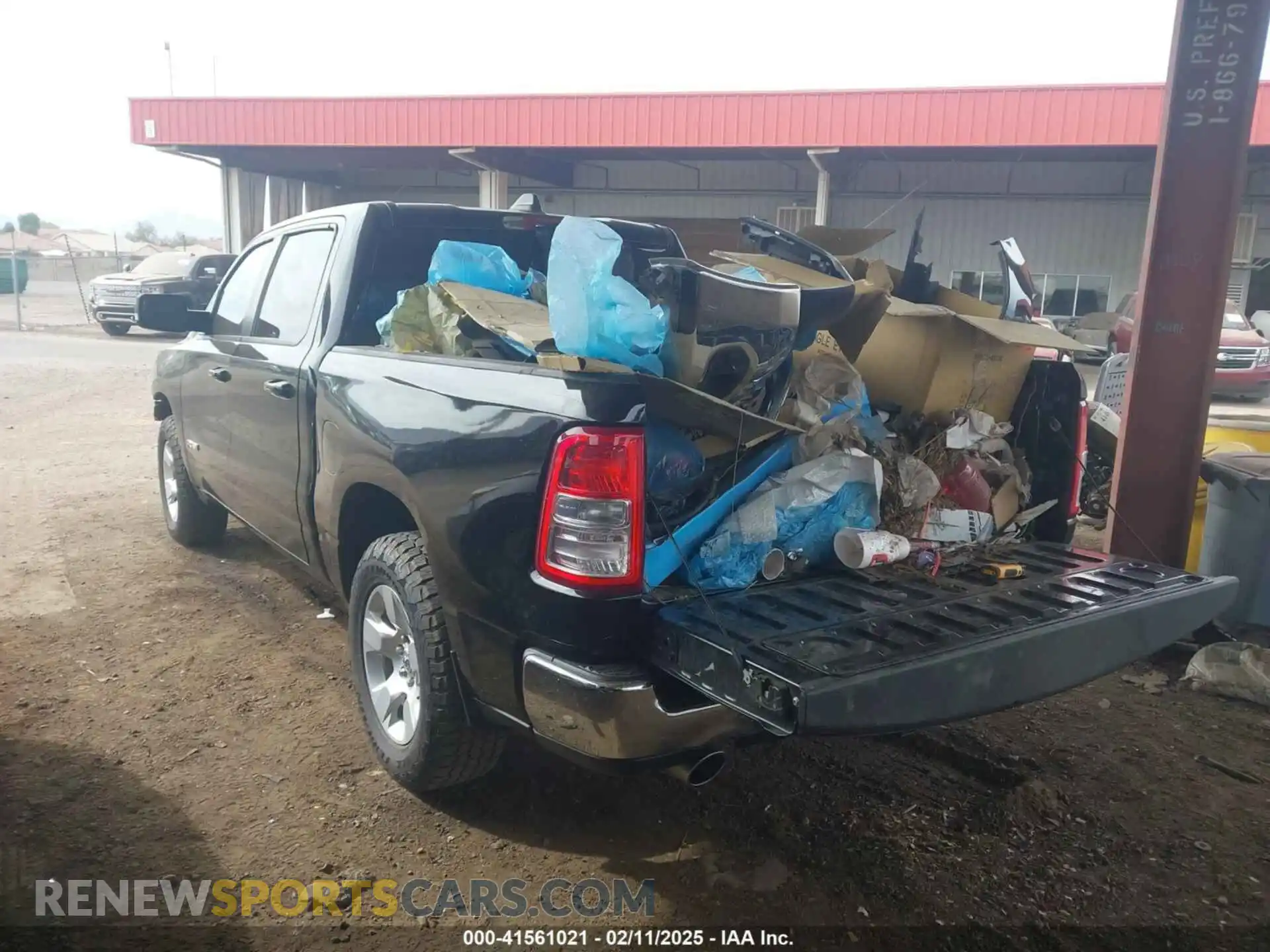 3 fotografías del automóvil dañado 1C6RREFT8MN746935 RAM 1500 2021